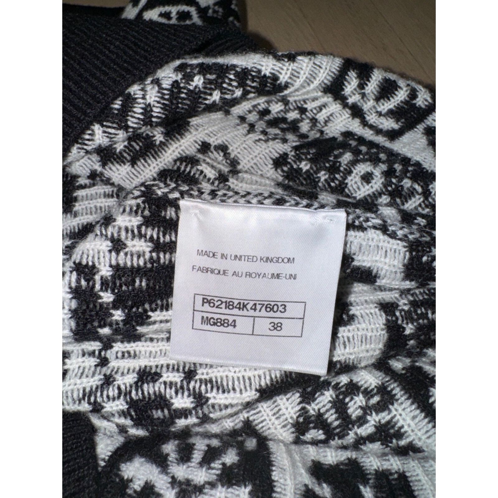 Chanel Chanel 19B Coco Neige Ski Black White CC Long Sleeve Size XS / US 0-2 / IT 36-38 - 16 Thumbnail