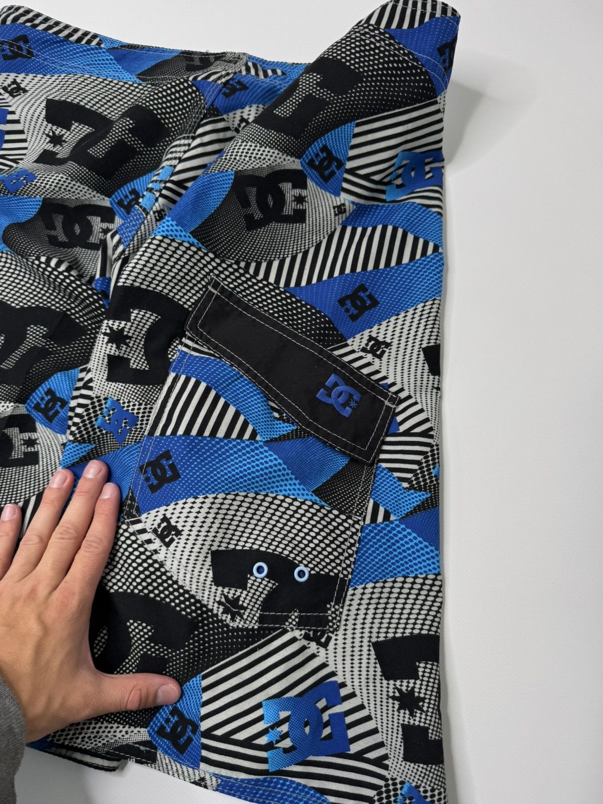 DC Vintage DC shoes skaterboards shorts logomania print y2k 00s Size US 36 / EU 52 - 6 Thumbnail