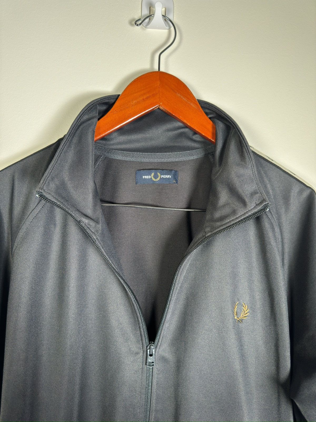 Fred Perry Fred Perry Contrast Tape Track Jacket Anchor Gray /Black Size US XL / EU 56 / 4 - 6 Thumbnail