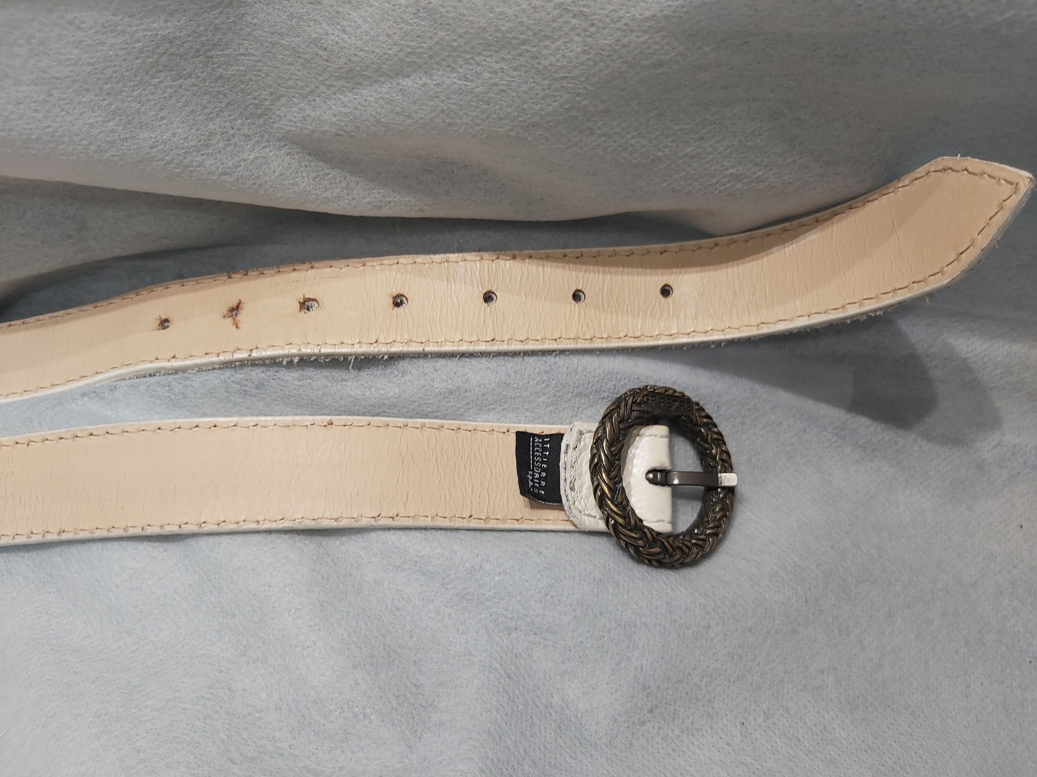 Gianfranco Ferre Gianfranco Ferre belt. Vintage white leather belt rings Size ONE SIZE - 9 Thumbnail