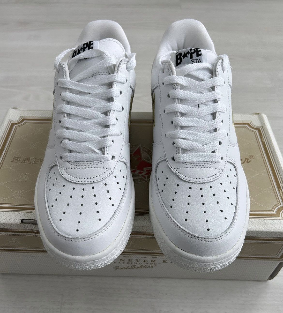 Bape × Kaws VERY RARE OG 2005 A BATHING APE X KAWS CLOUD BAPESTA Size US 10 / EU 43 - 2 Thumbnail
