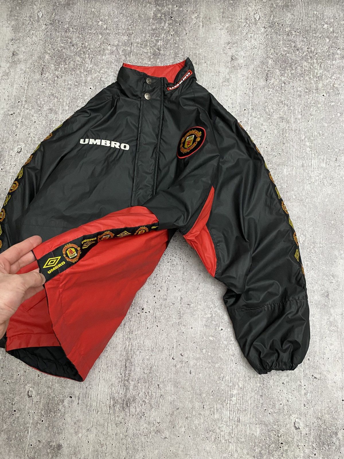 Umbro × Vintage 90’s Vintage Manchester United Umbro Sharp Jacket Size US M / EU 48-50 / 2 - 4 Thumbnail