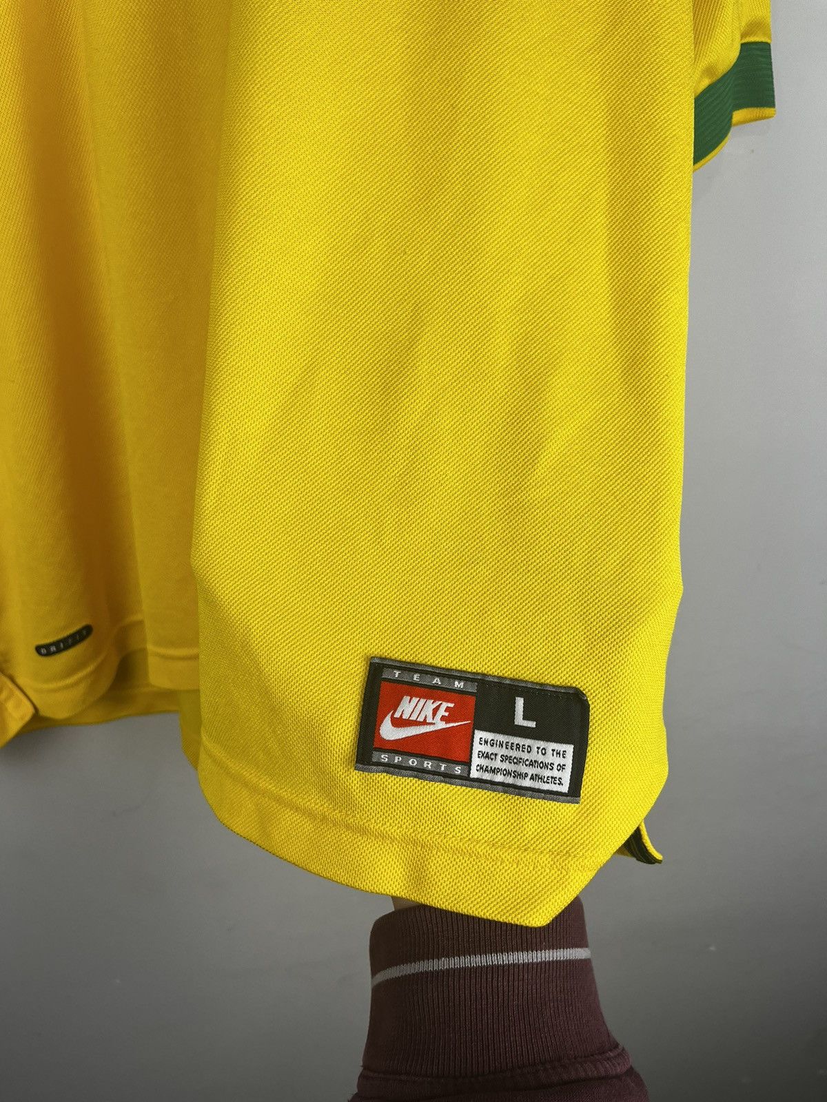 Nike × Vintage 90s Nike Brazil 1998 home Jersey Size US L / EU 52-54 / 3 - 4 Thumbnail