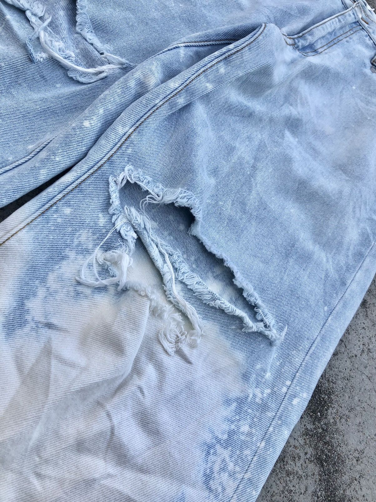 Designer BAGGY⚡️⚡️WEGO JAPAN BLEACHED DISTRESSED JEANS Size US 31 - 5 Thumbnail