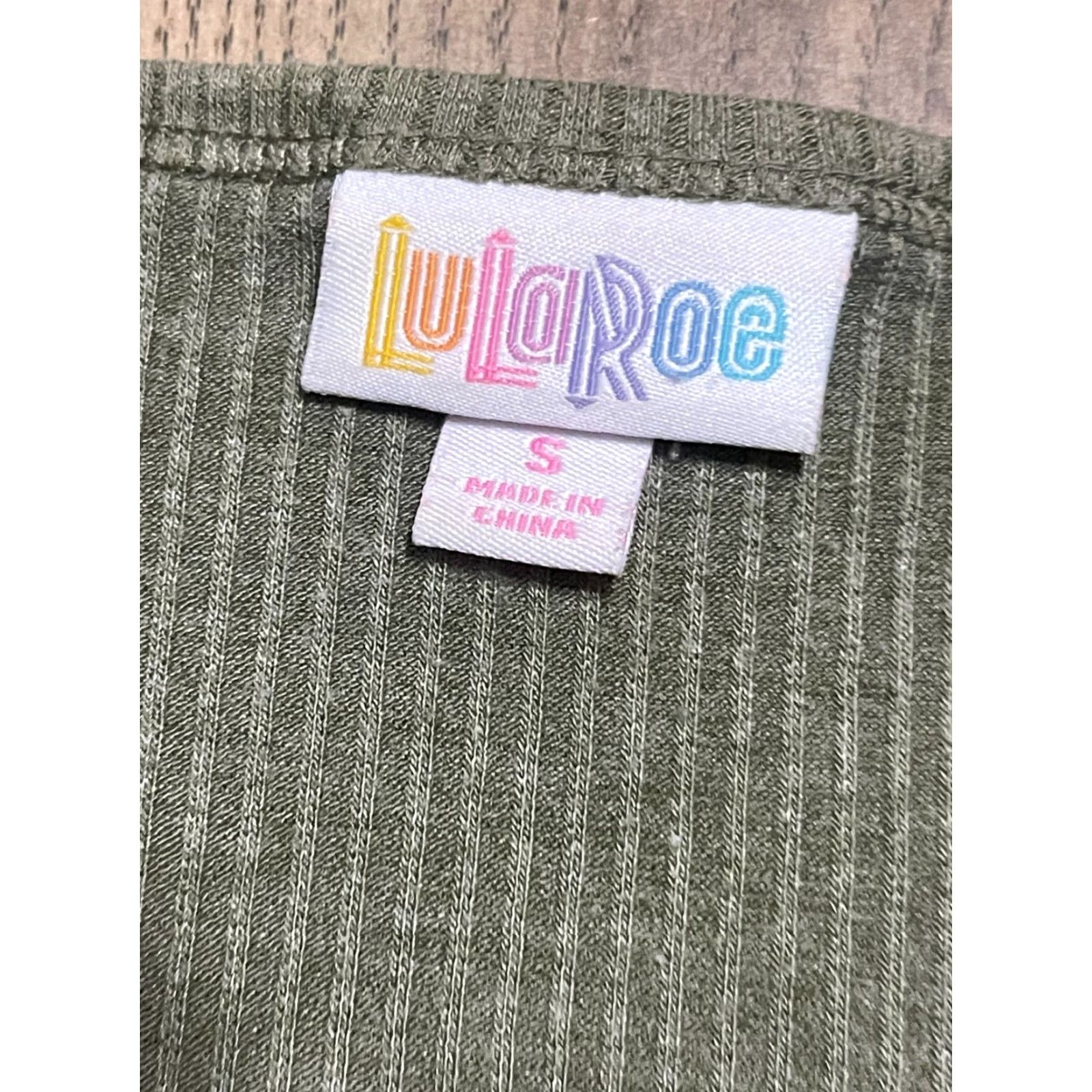 Vintage LuLaRoe Shirt Women Size S Green Long Sleeve Scoop Neck Solid Size S / US 4 / IT 40 - 7 Thumbnail