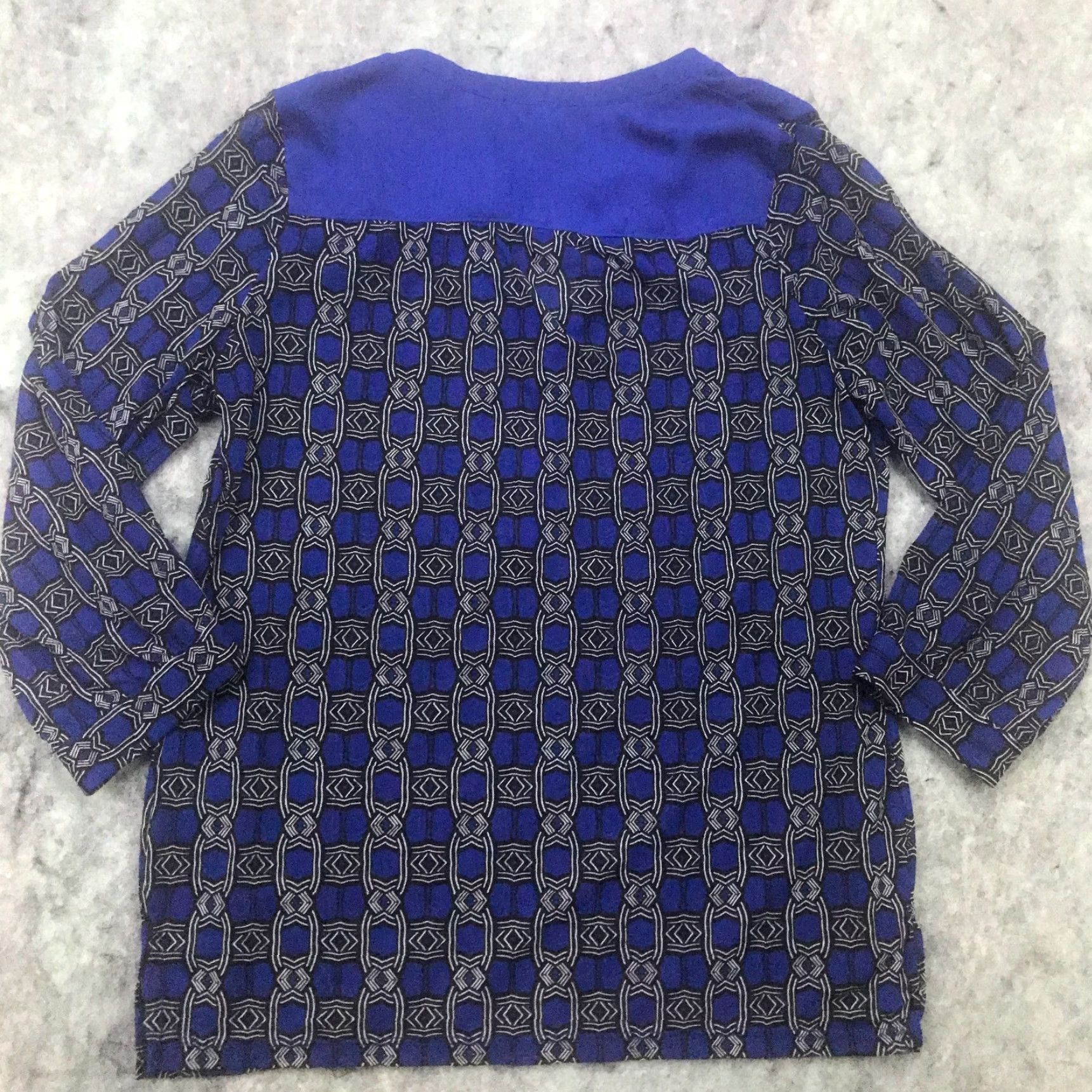 Vintage The Limited Shirt Small Blue V-Neck Long Sleeve Lightweight Geometric Blouse Womens Size S Size S / US 4 / IT 40 - 6 Thumbnail