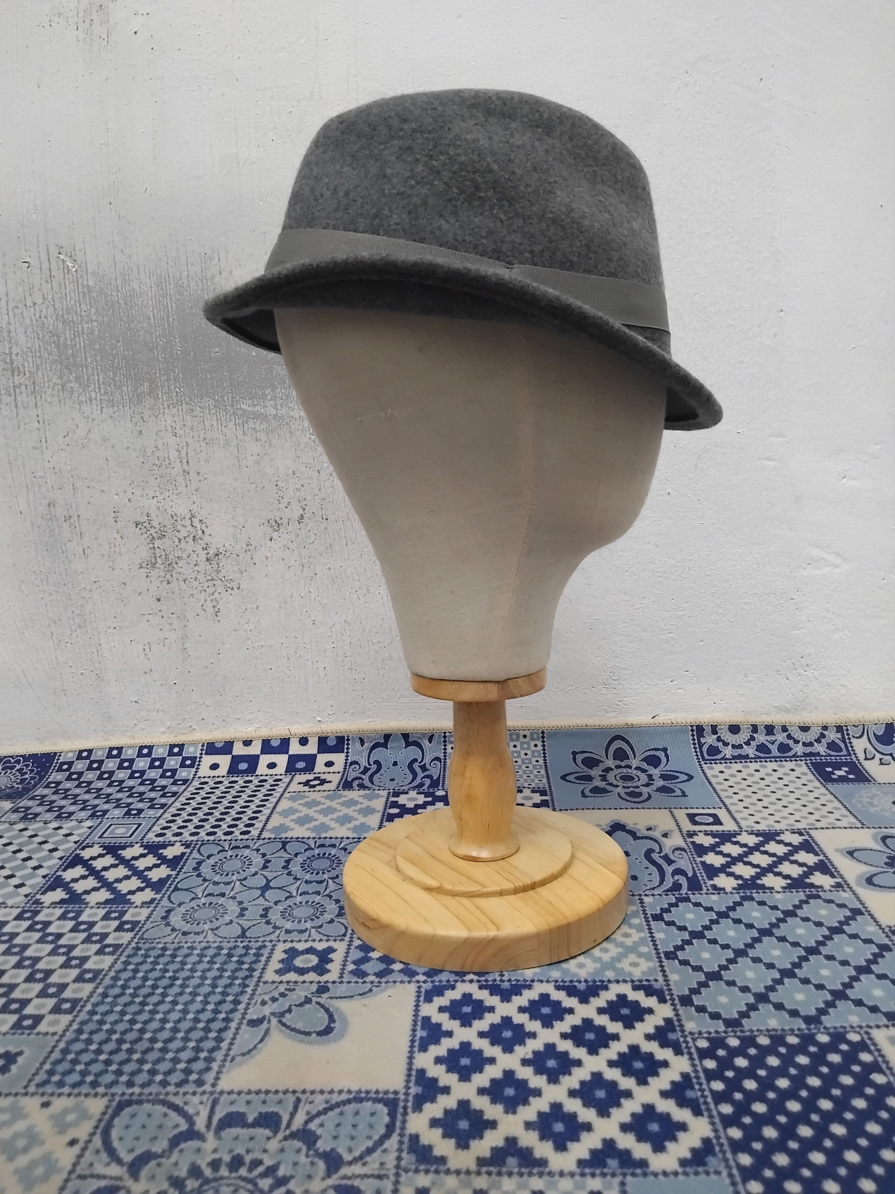 Uniqlo 💥Uniqlo grey colour fedora hat Size ONE SIZE - 7 Thumbnail