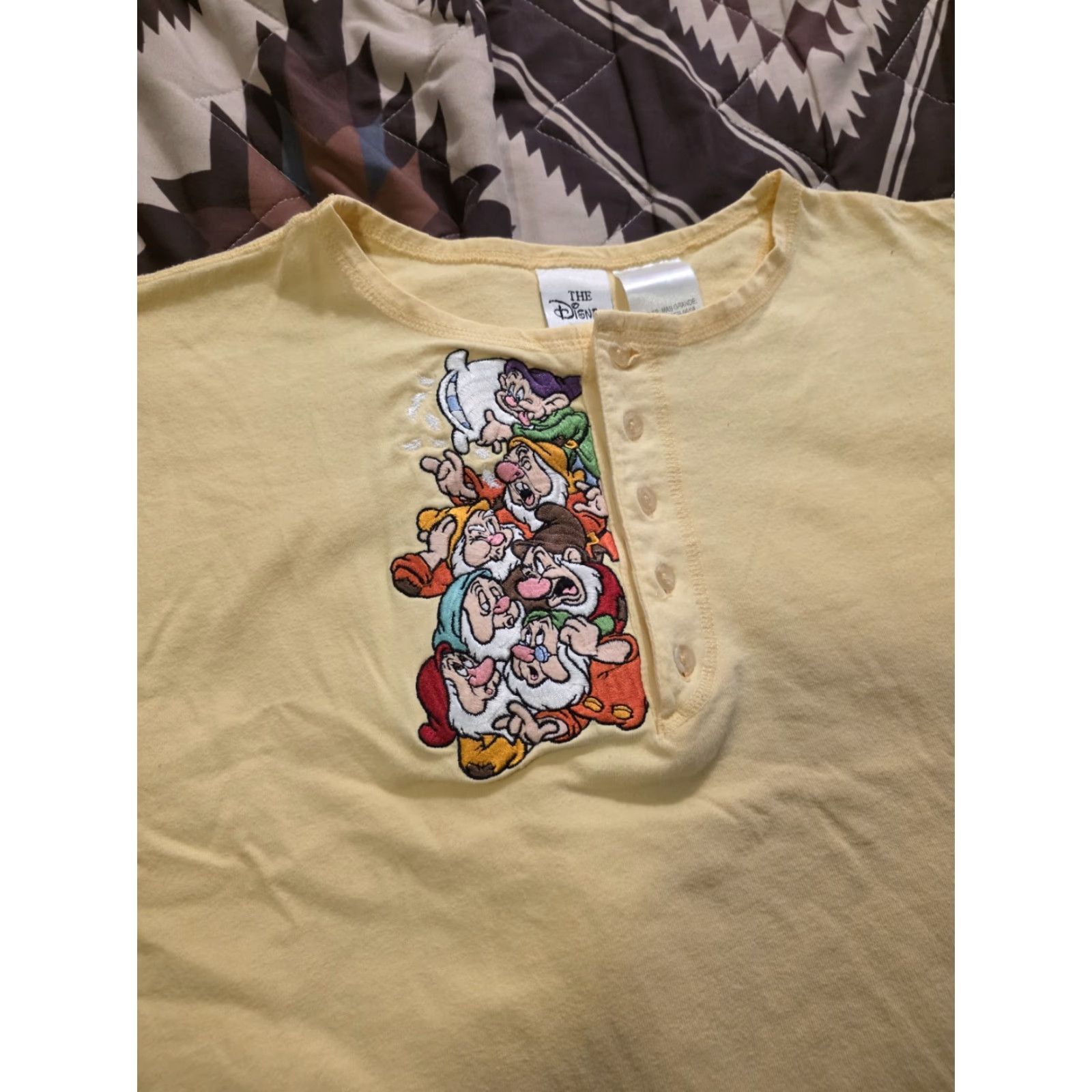 Disney VINTAGE Disney Seven Dwarfs Embroidered Henley T-Shirt Yellow Women's XL Regular Dress? Size XL / US 12-14 / IT 48-50 - 2 Thumbnail