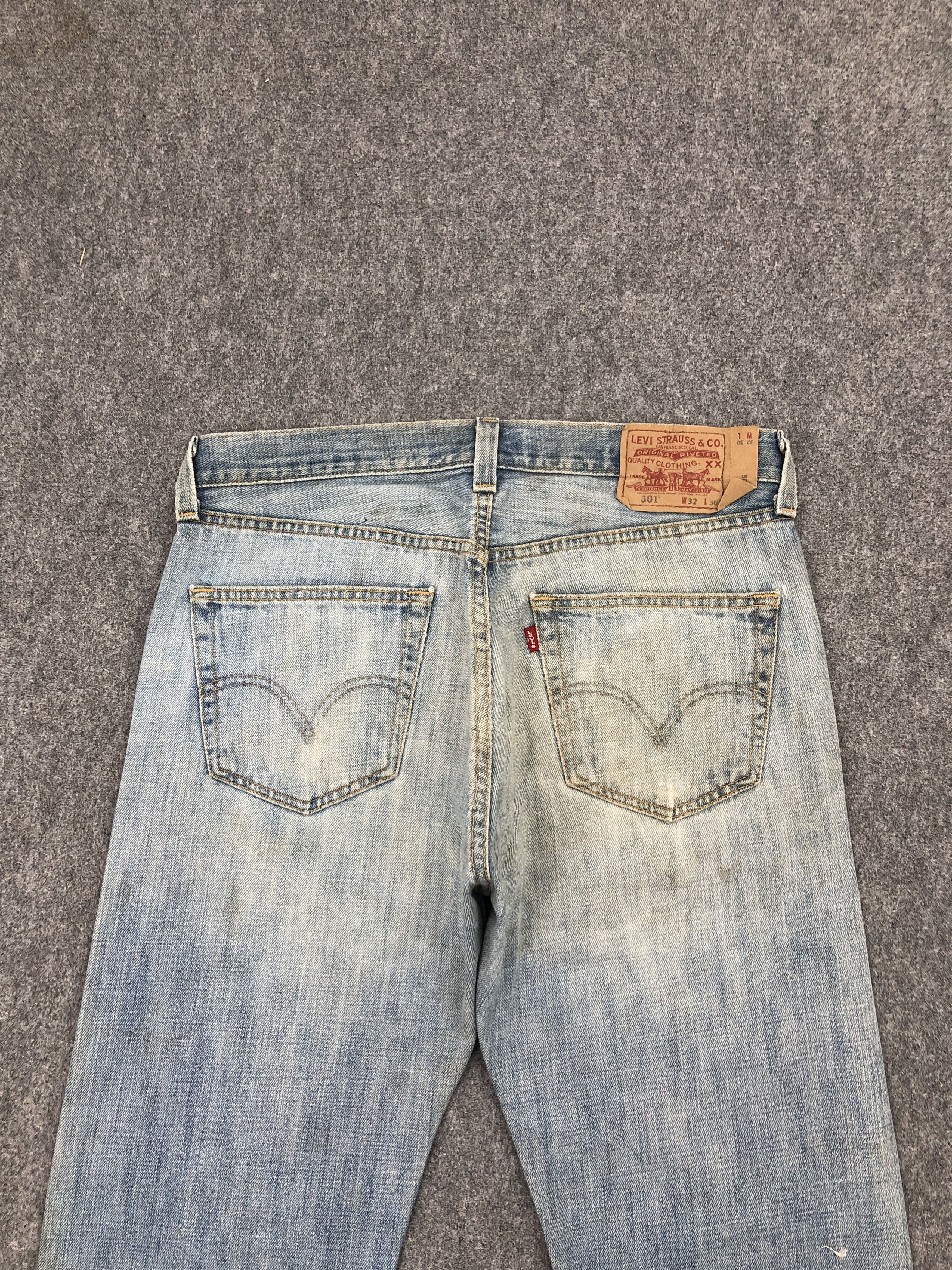 Levi's × Vintage Light Blue Washed Vintage Levis 501 Jeans Size US 32 / EU 48 - 4 Thumbnail