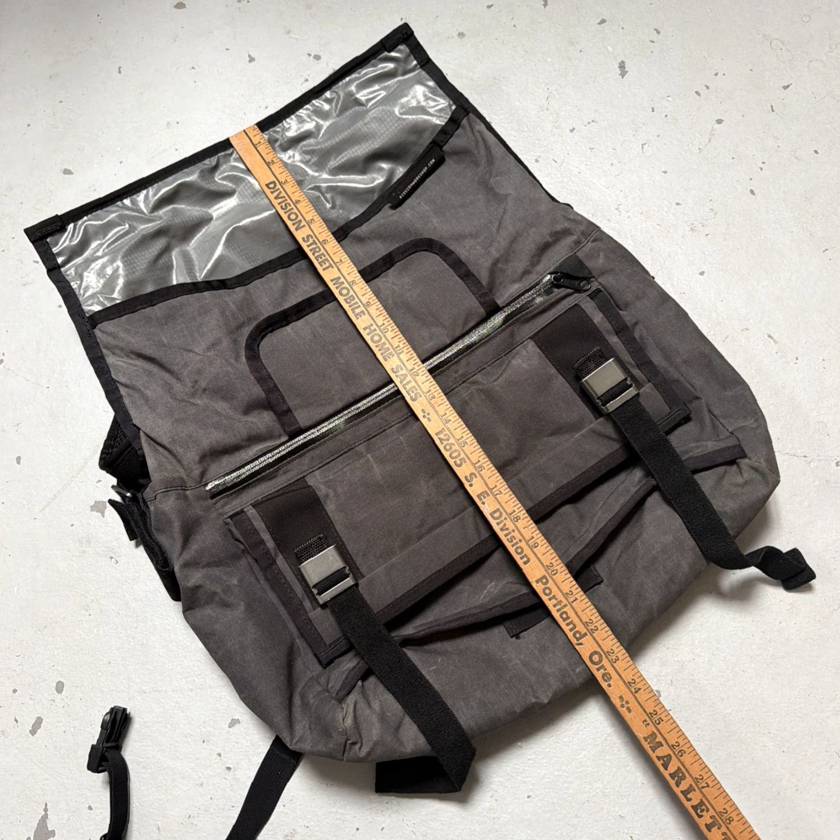 Mission Workshop Mission Workshop Rummy AP Messenger Bag Unisex Adults Gray Cotton Canvas USA SF Bicycle Travel School Graffiti Size ONE SIZE - 5 Thumbnail