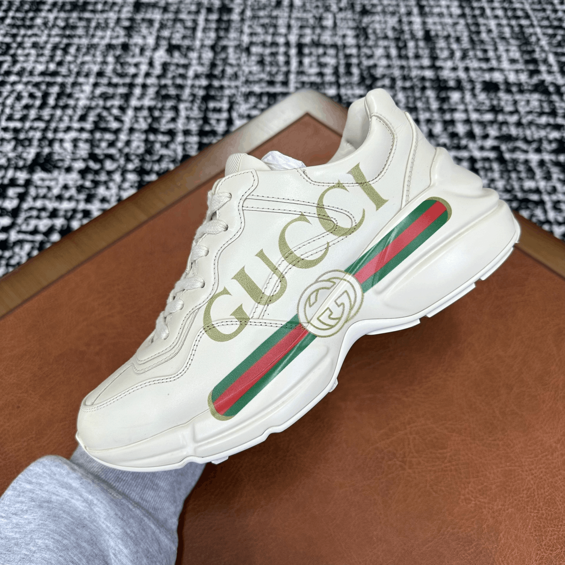 Gucci Gucci Retro White Lowtop Sneakers it_37 Women Size US 7 / IT 37 - 1 Thumbnail