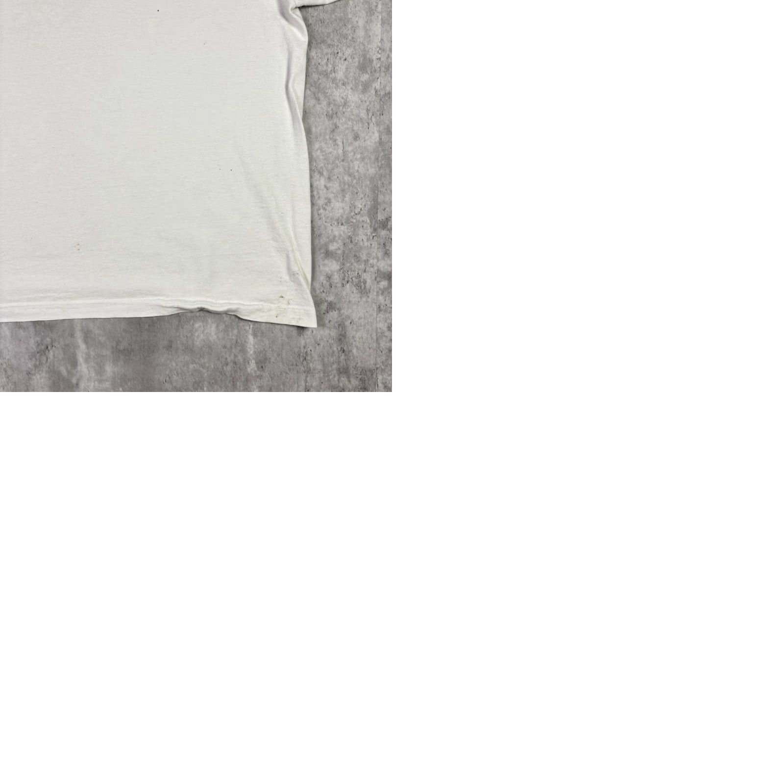 Guess VINTAGE GUESS T SHIRT White Oversized XL 90s Distressed Worn Crew Neck Short Sleeve Men Size US XL / EU 56 / 4 - 9 Thumbnail