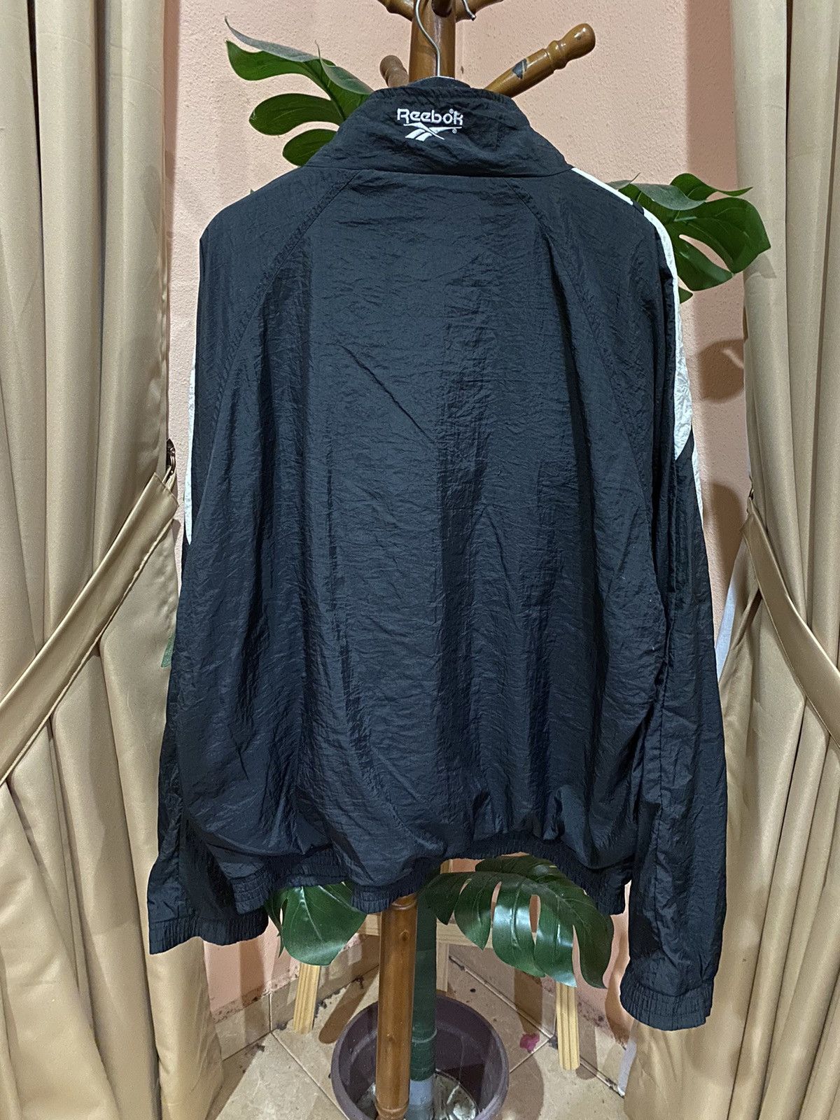 Reebok Vintage Reebok Windbreaker Banfi Vintners Collaboration Size US XL / EU 56 / 4 - 9 Thumbnail