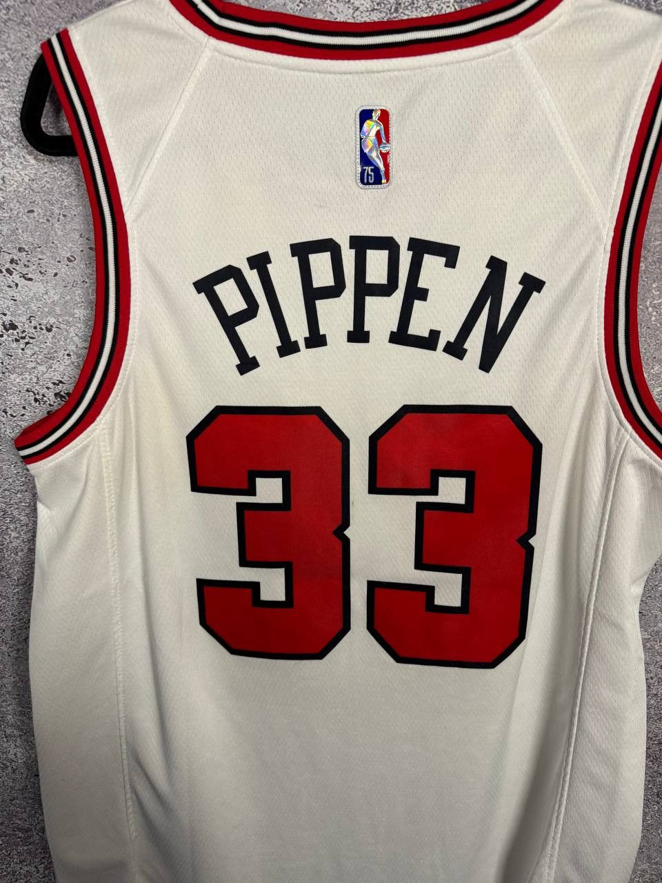 Vintage PIPPEN VINTAGE CHICAGO BULLS NBA JERSEY LARGE Size US L / EU 52-54 / 3 - 13 Thumbnail