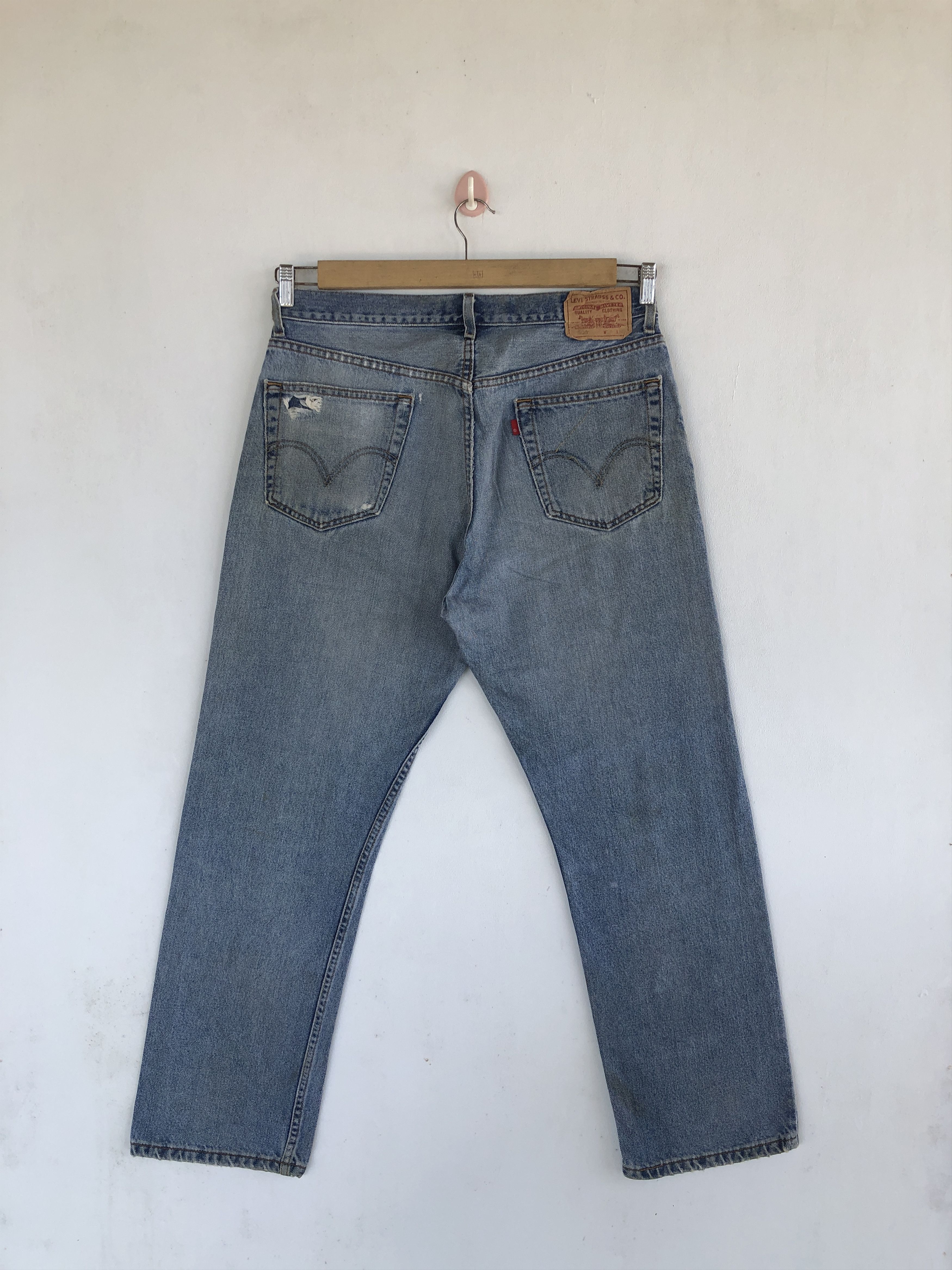 Levi's Vintage Levis Dirty Jeans Levi's 505 Faded Light Wash Denim Size US 34 / EU 50 - 2 Thumbnail
