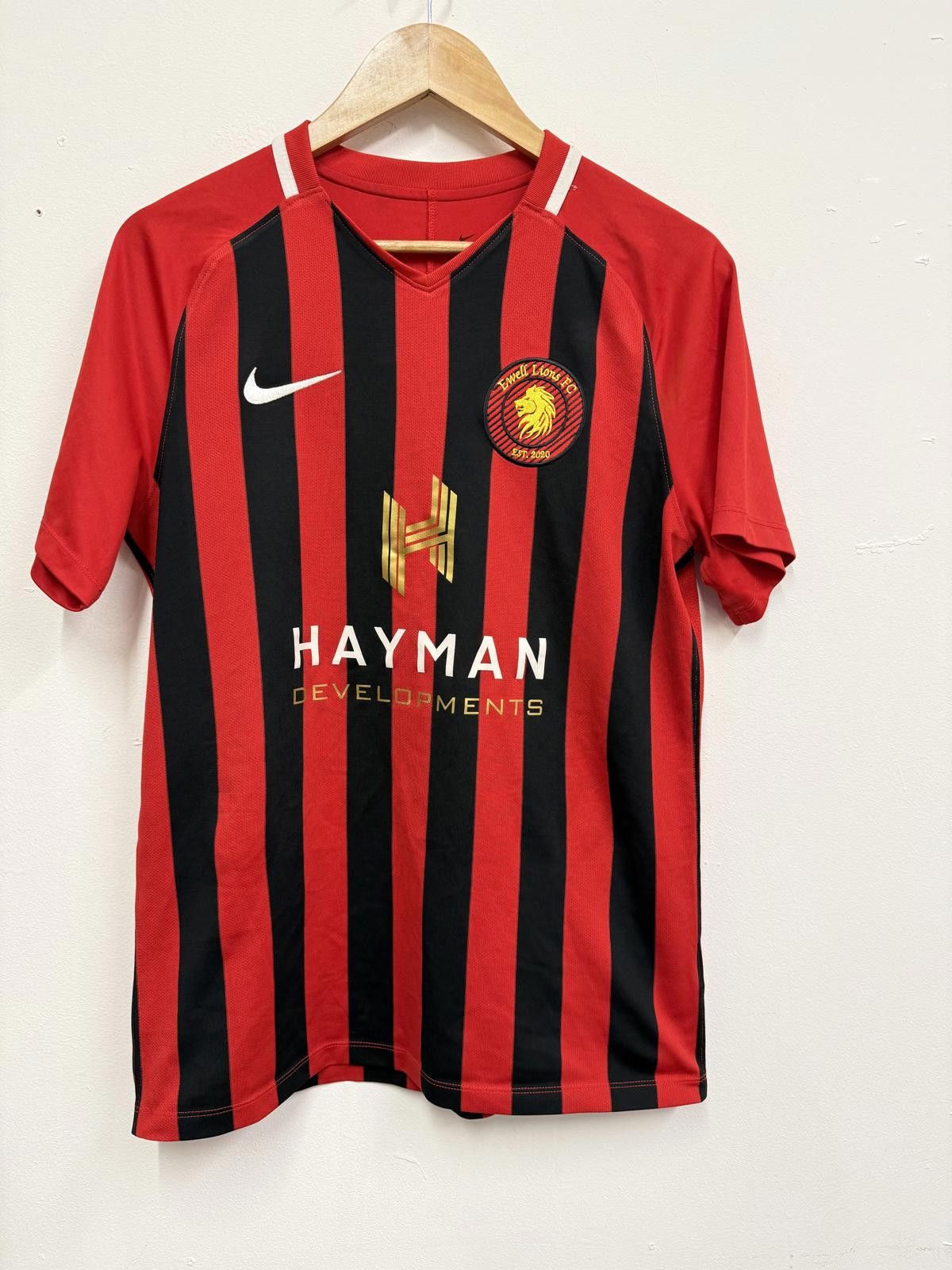 Nike Nike Dri-FIT Red and Black Striped Soccer Jersey Medium Size US M / EU 48-50 / 2 - 1 Thumbnail