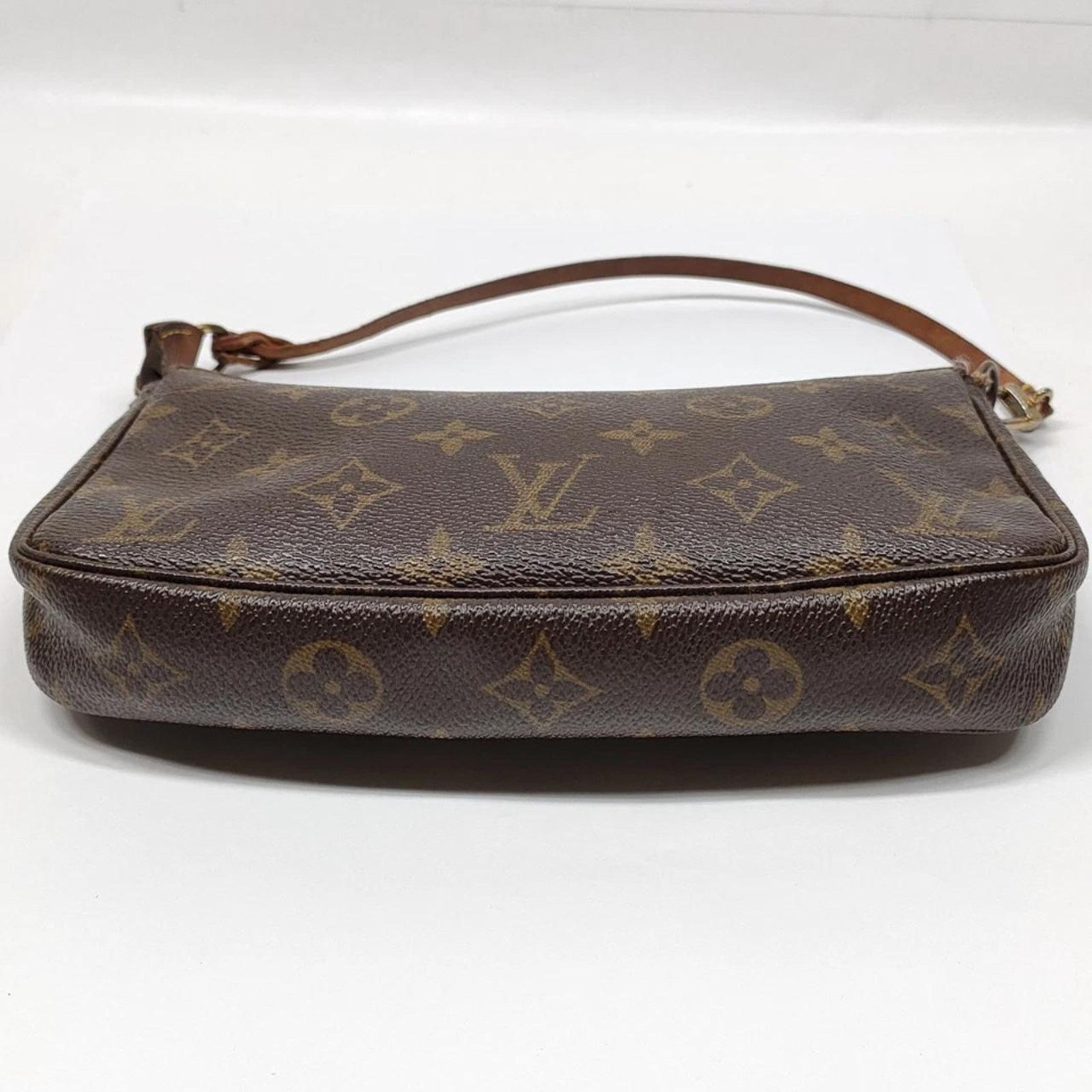 Louis Vuitton Authentic louis vuitton lv m51980 Size ONE SIZE - 5 Thumbnail