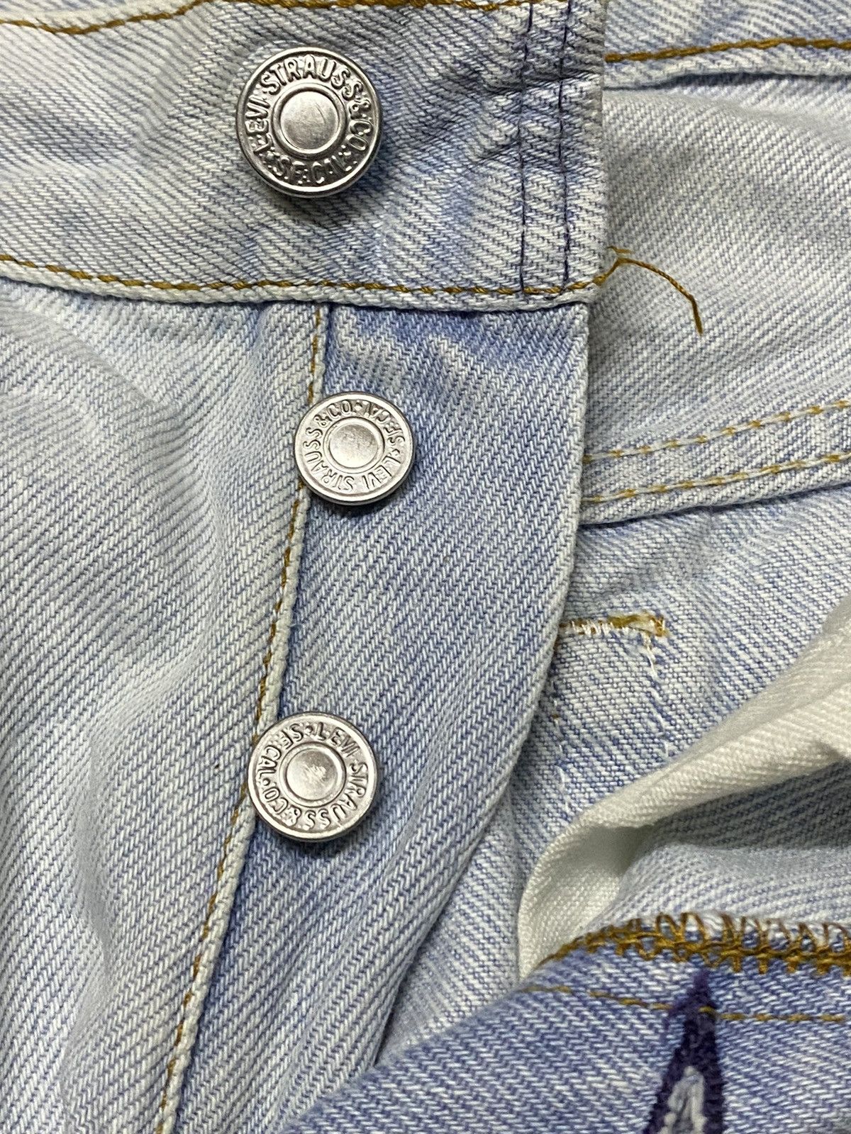 Levi's Vintage Clothing Vintage Levis501 90s Blue Faded Wash Loose Jeans Size US 28 / EU 44 - 9 Thumbnail