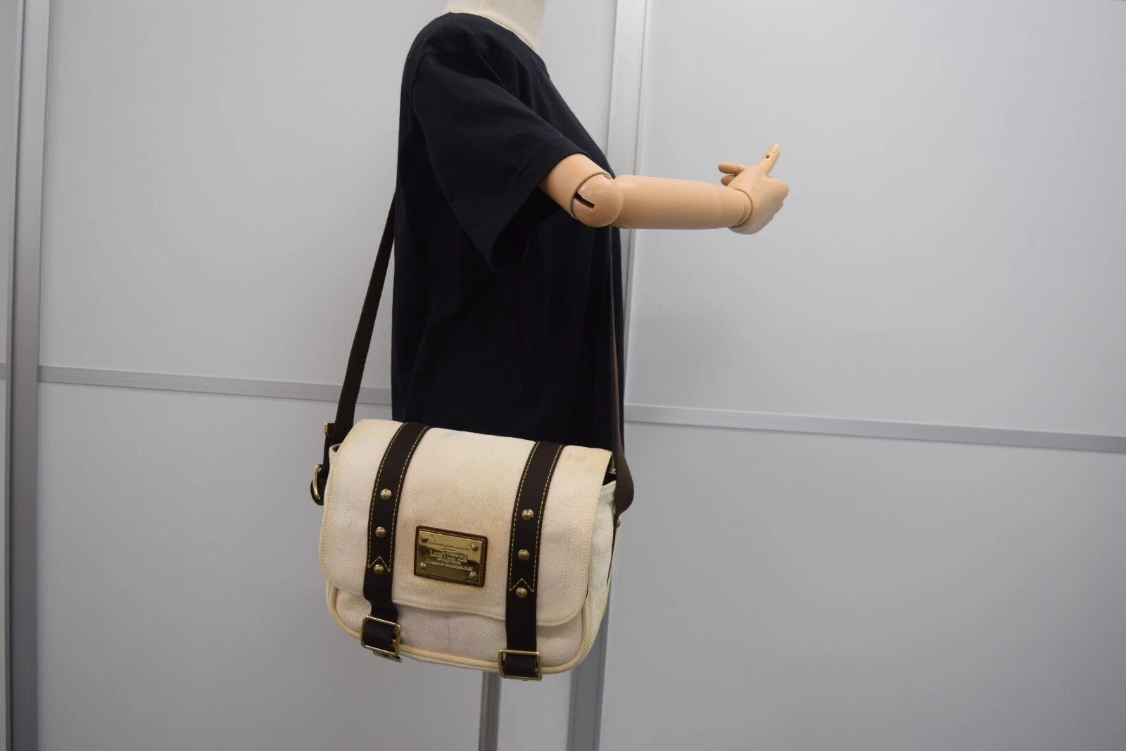 Louis Vuitton Louis Vuitton Antigua Busas Pm Crossbody Bag Canvas M40042 Size ONE SIZE - 1 Thumbnail