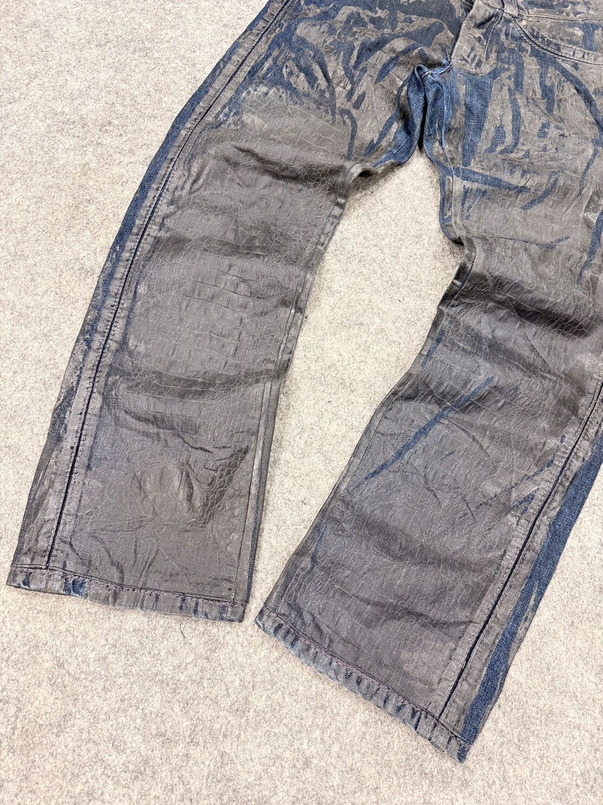 Roberto Cavalli AW2005 Roberto Cavalli Crocodile Effect Leather Waxed Denim Size US 33 - 4 Thumbnail