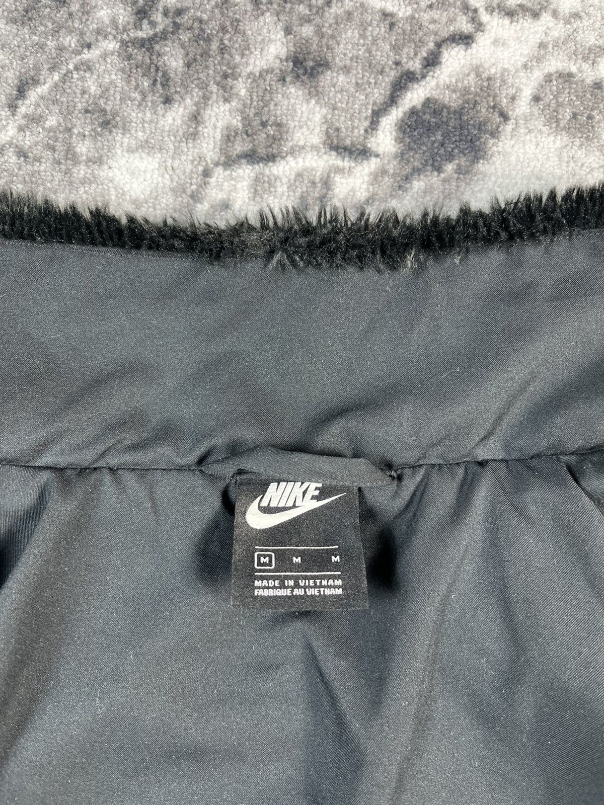 Nike Nike Faux Fur Big Swoosh Jacket Black Streetwear Size US M / EU 48-50 / 2 - 6 Thumbnail
