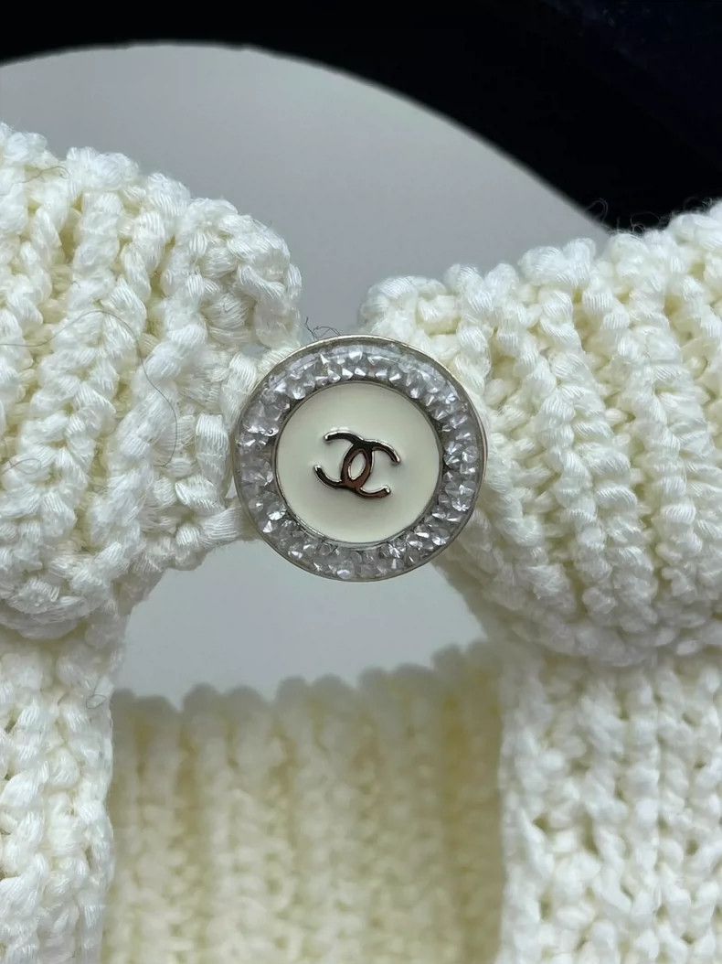 Chanel Chanel 23S milky white knitted long sleeves 2504-Nextarrow Size XXS / US 00 / IT 34 - 3 Thumbnail