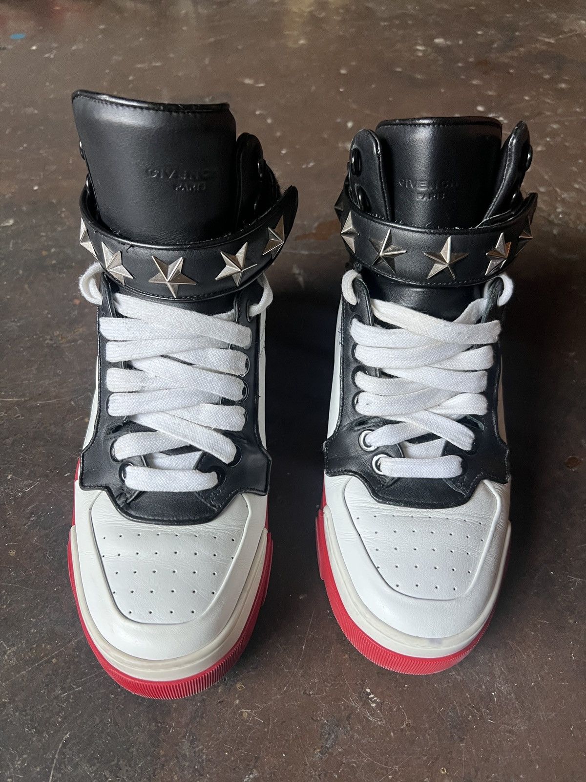 Givenchy (RARE) Givenchy Tyson Star Studded Sneakers Size US 8 / EU 41 - 2 Thumbnail