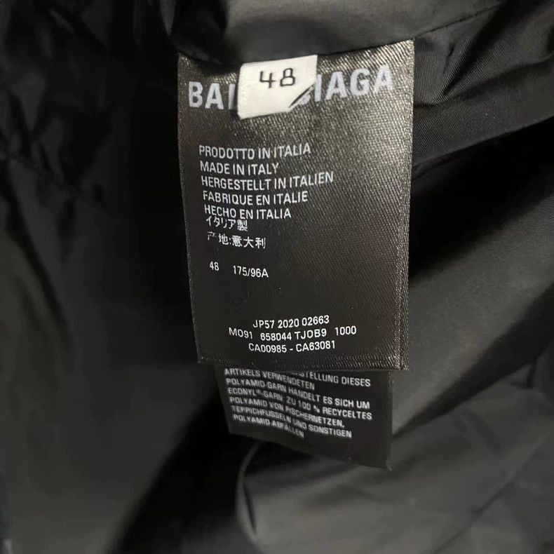 Balenciaga Balenciaga Balenciaga Black and White Logo Windbreaker Jac Size US M / EU 48-50 / 2 - 4 Thumbnail