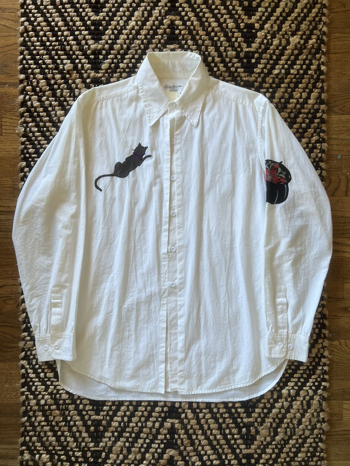 Yohji Yamamoto Yohji Yamamoto Pour Homme SS04 Smoking Girl/Cat Button Up Size US L / EU 52-54 / 3 - 1 Thumbnail