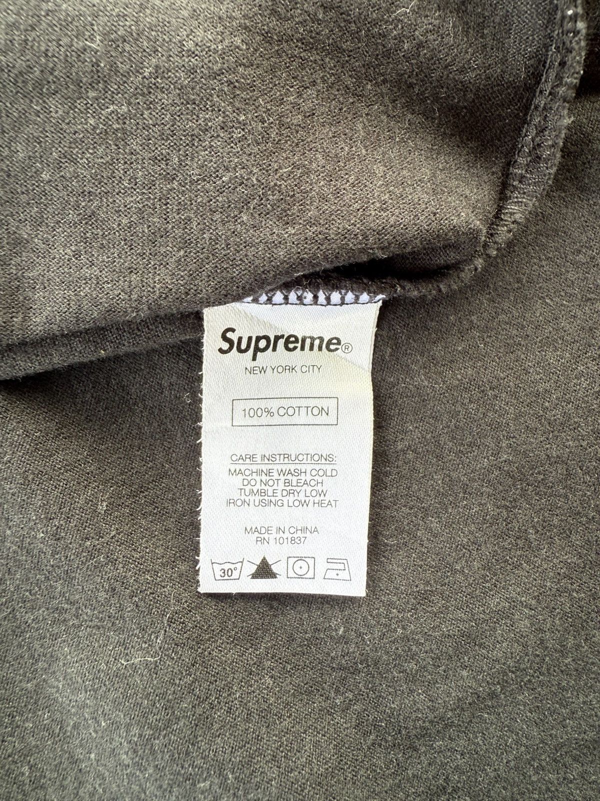 Supreme Supreme small box logo Size US XL / EU 56 / 4 - 4 Thumbnail