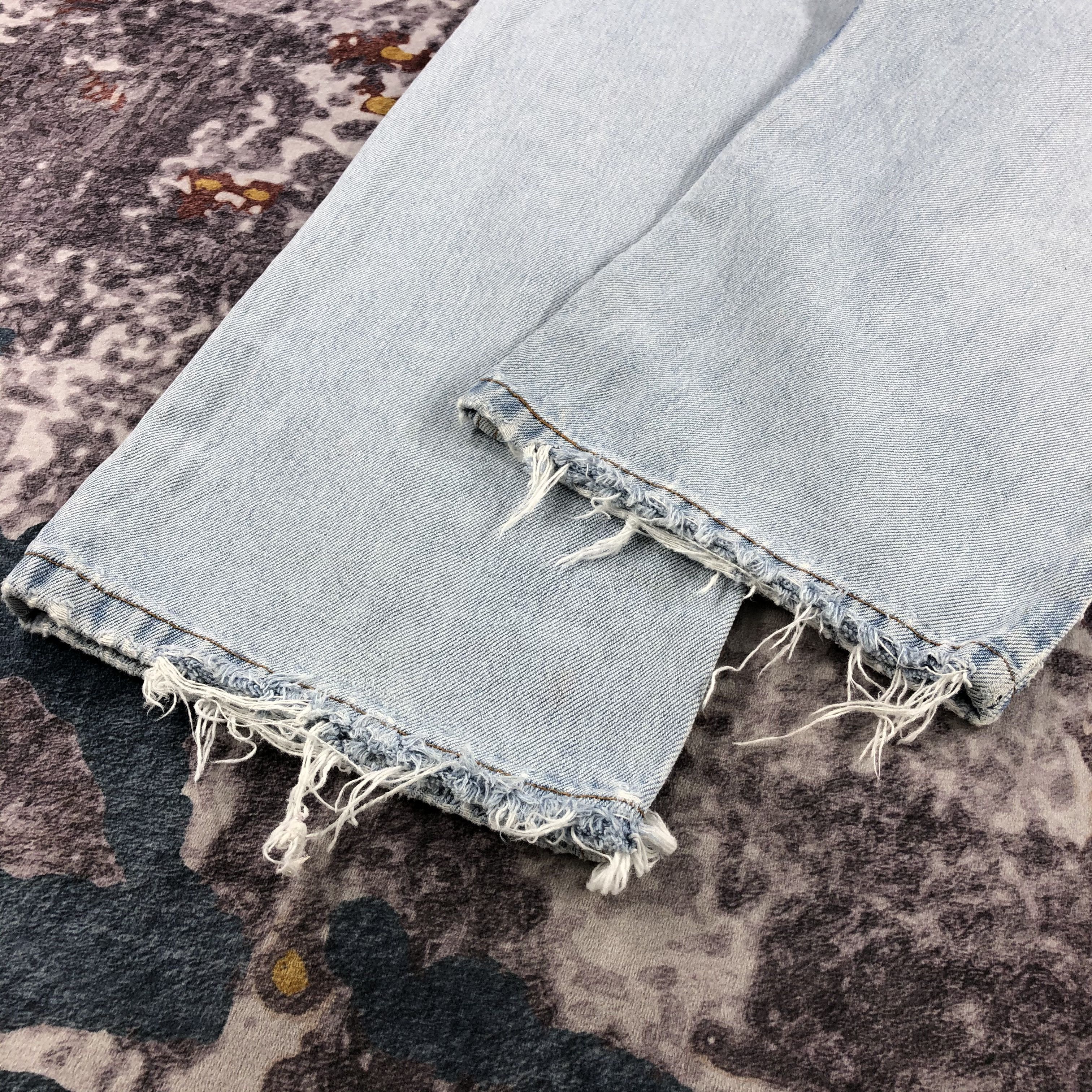 Levi's × Vintage Vintage Light Wash Levis 505 Jeans-JM2693 Size US 35 - 4 Thumbnail