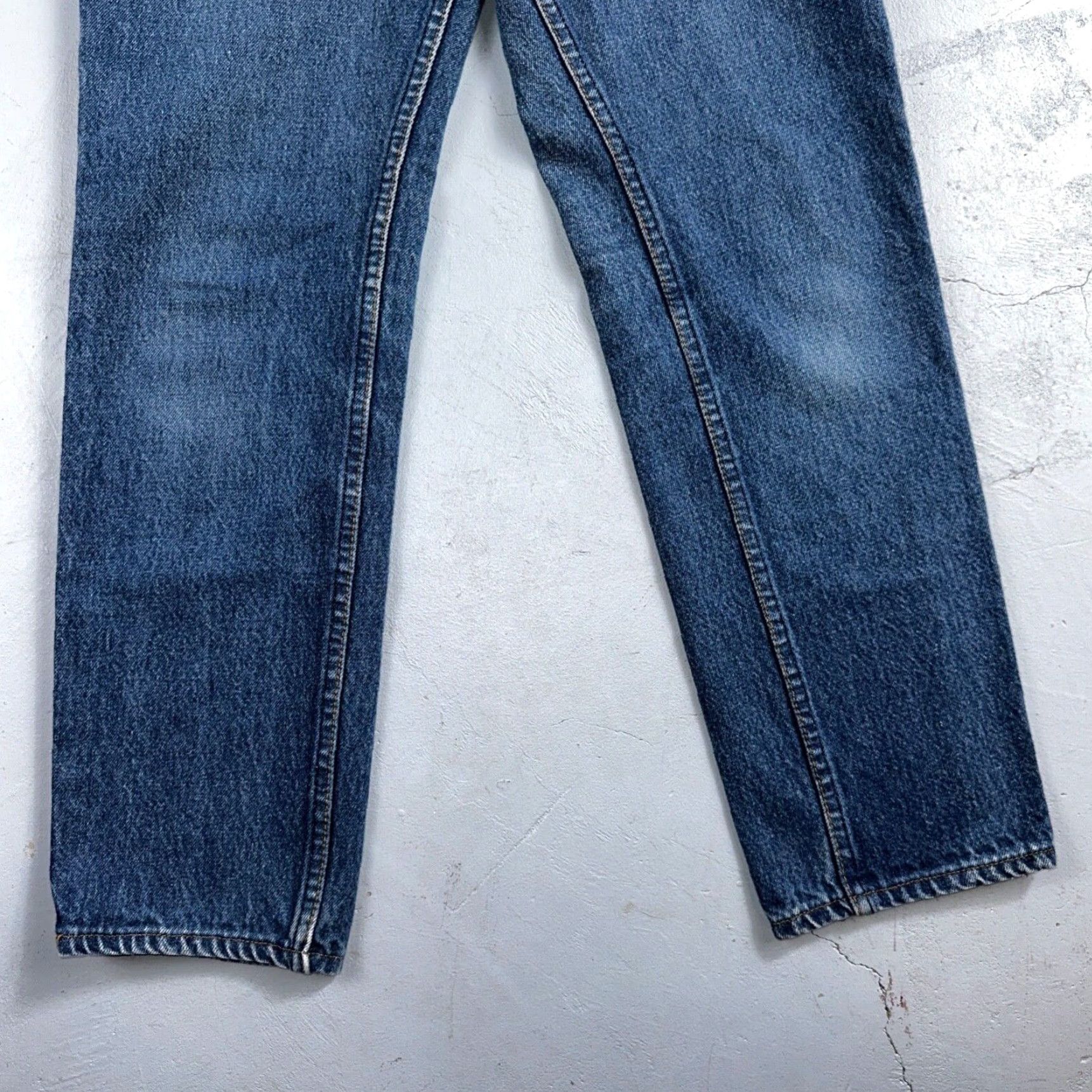 Levi's VINTAGE Levis 501 Jeans 80s USA Blue Straight Leg XX Med Wash 26501 25x27 Size 42" / US 20 - 3 Thumbnail
