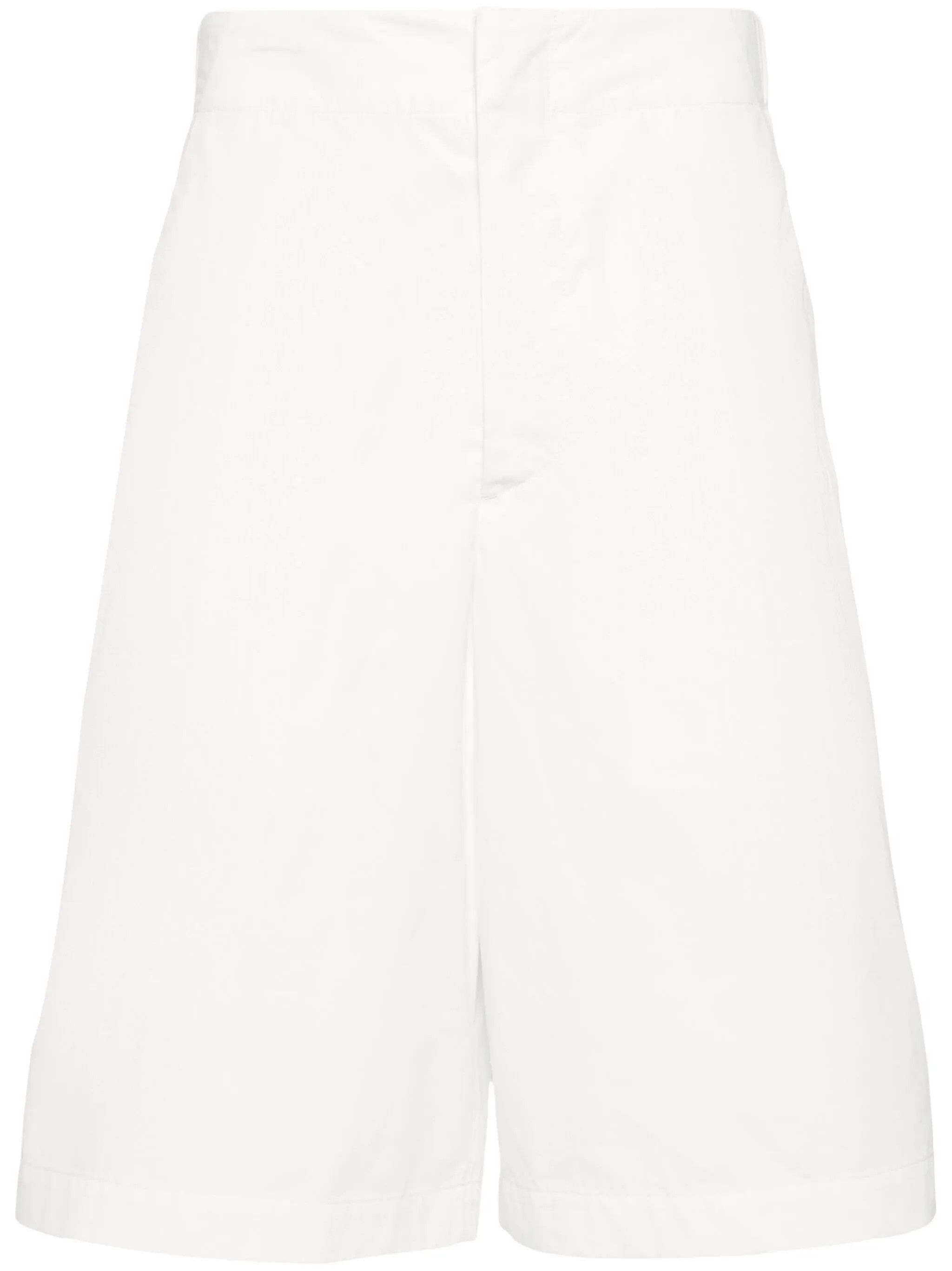 o1y0225 Short in White