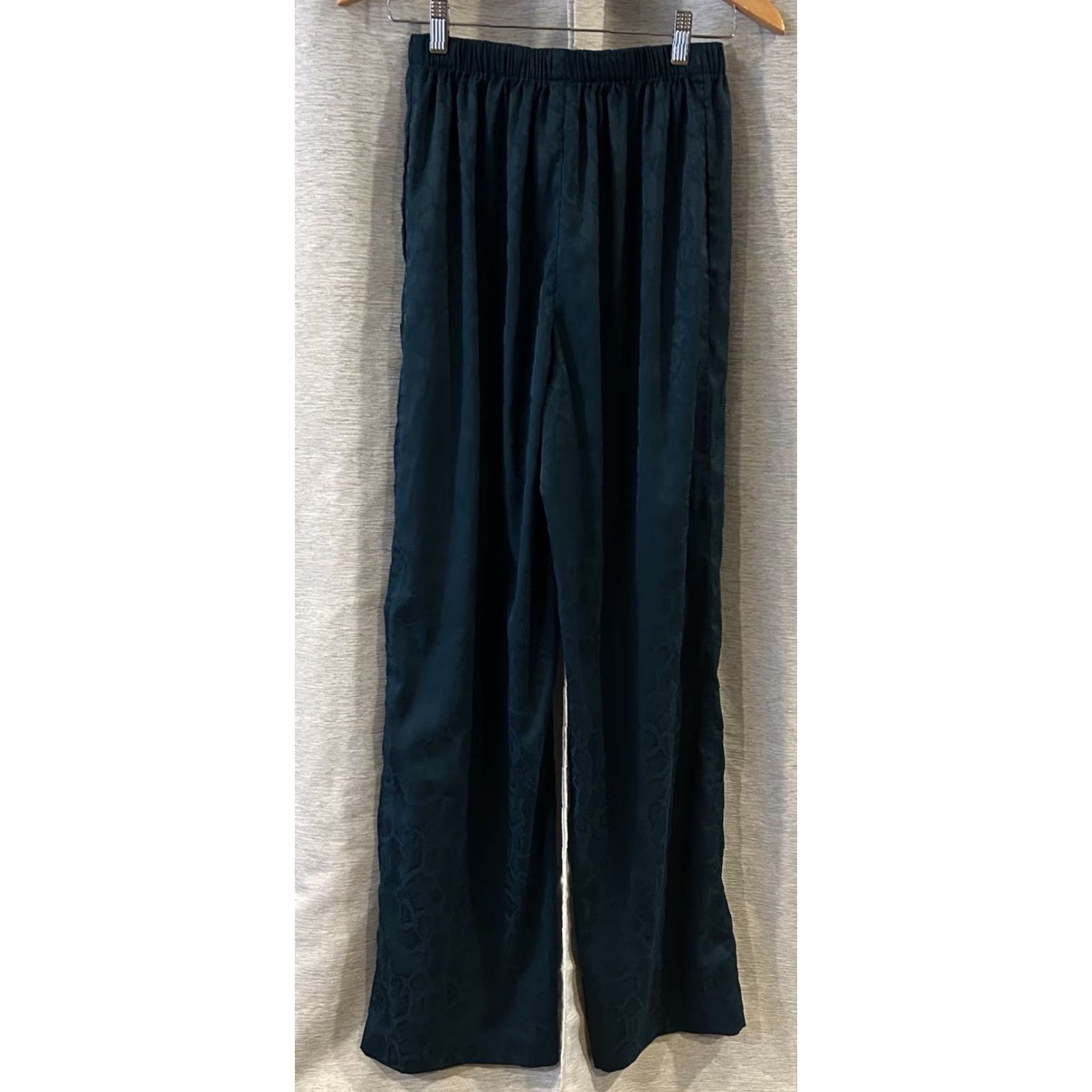 Vintage Savage Fenty Unisex Adults Green Jacquard Loungewear Robe And Pants Set XS Lounge Sleepwear XS Size US 27 - 8 Thumbnail