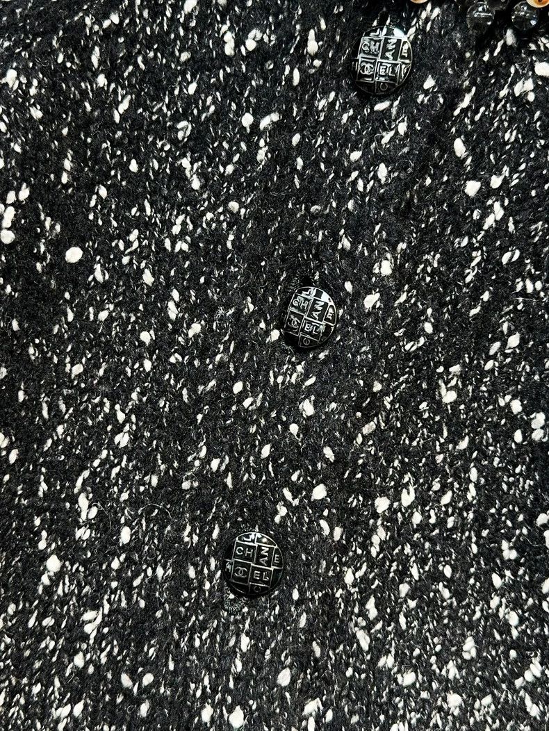 Chanel Chanel 18B black beaded collar long-sleeved knitted sweate Size XS / US 0-2 / IT 36-38 - 5 Thumbnail