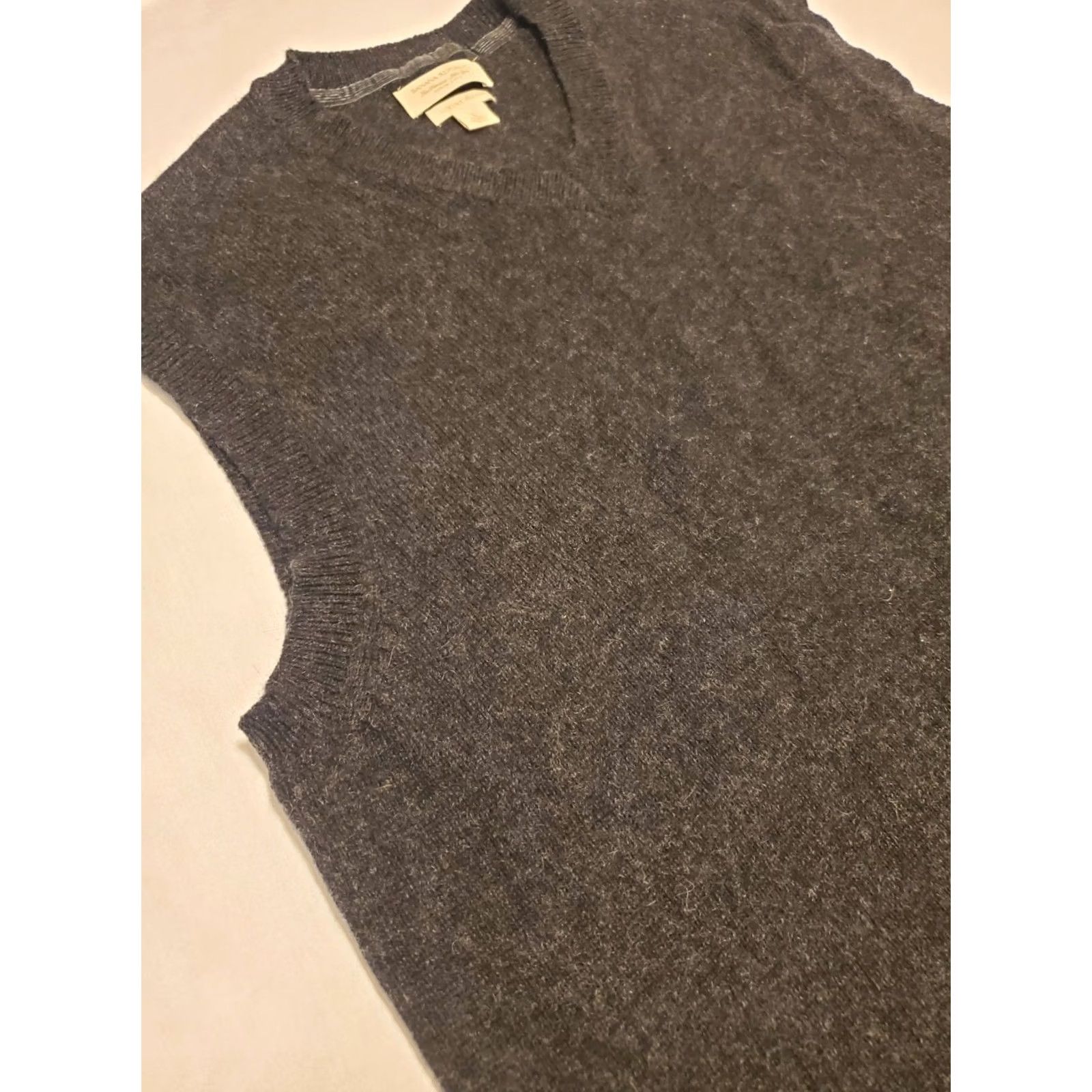 Banana Republic Banana Republic Vest Mens L Dark Gray Angora Cashmere Cotton Knit V-Neck Sleeveless Regular Fit Wool Blend Luxury Size US L / EU 52-54 / 3 - 4 Thumbnail