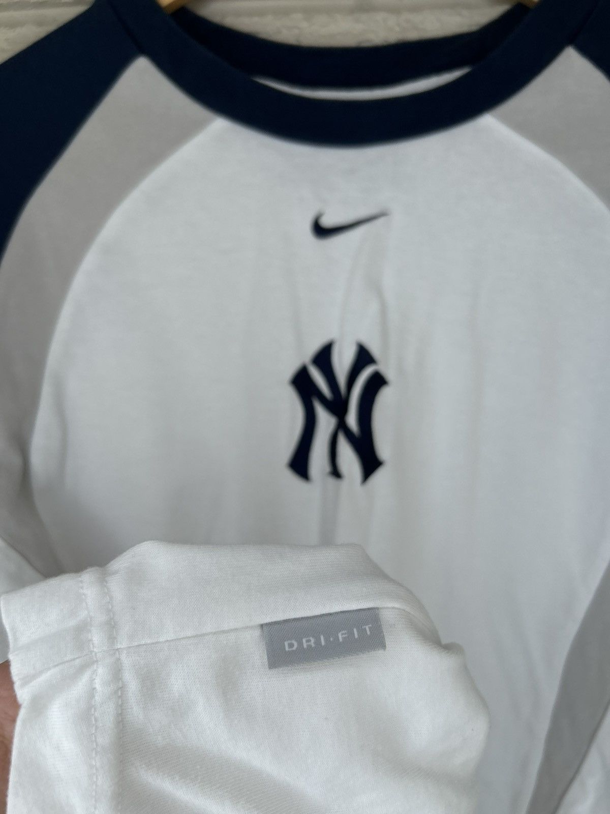 Nike Nike New York Yankees Center Swoosh 3/4 Long Sleeve Size US L / EU 52-54 / 3 - 9 Thumbnail