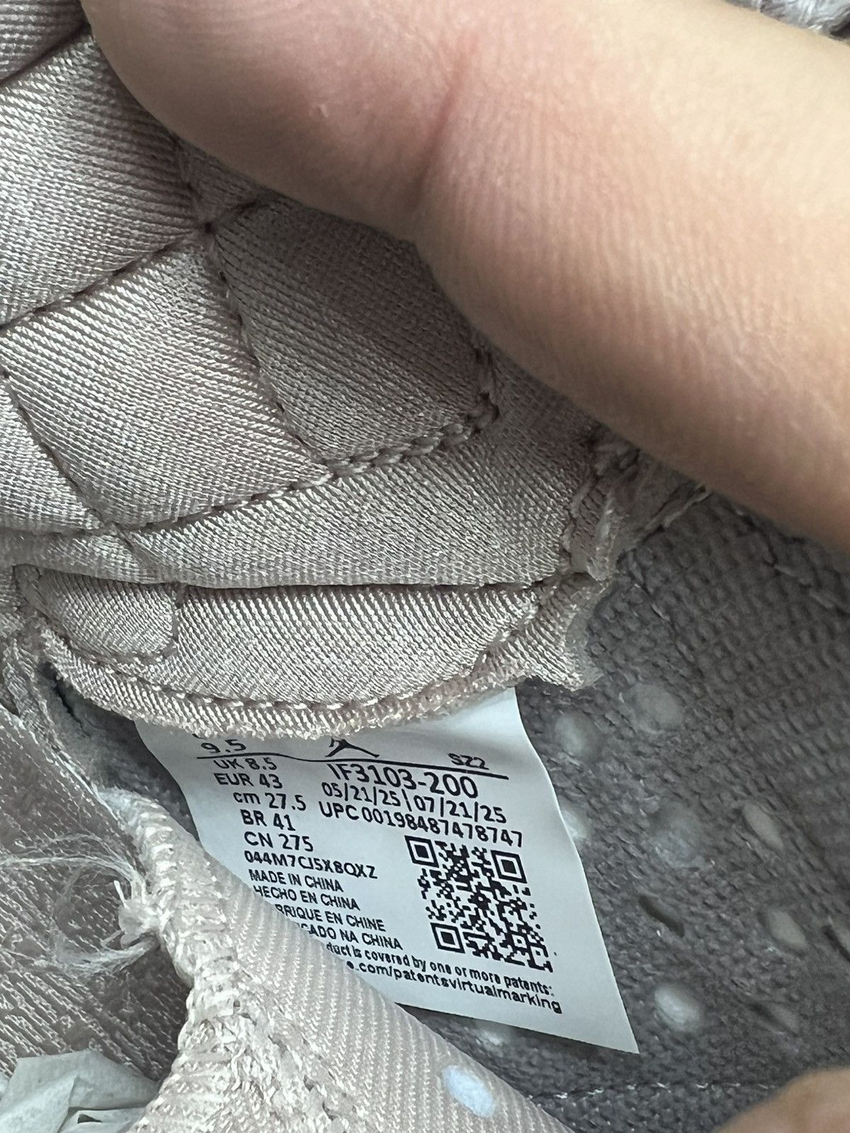 Air Jordan 6 A Ma Maniere Smokey Mauve Size 9.5