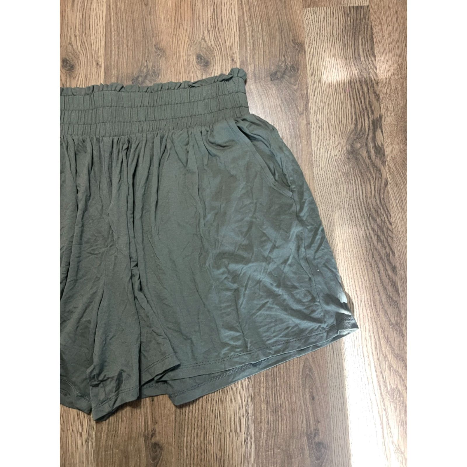 Vintage Terra & Sky Shorts Women's 0X Green Pull On Side Pockets Casual Regular Inseam 5.5 in Size 40" / US 18 - 4 Thumbnail