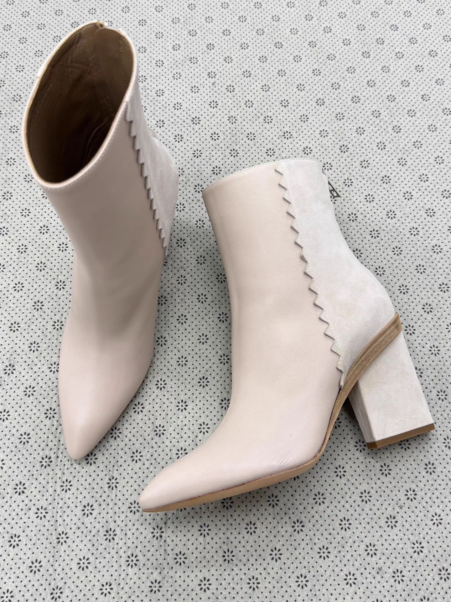 Hermes Hermes nude pink suede colorblocked heeled short boots 38 Size US 7 / IT 37 - 1 Thumbnail