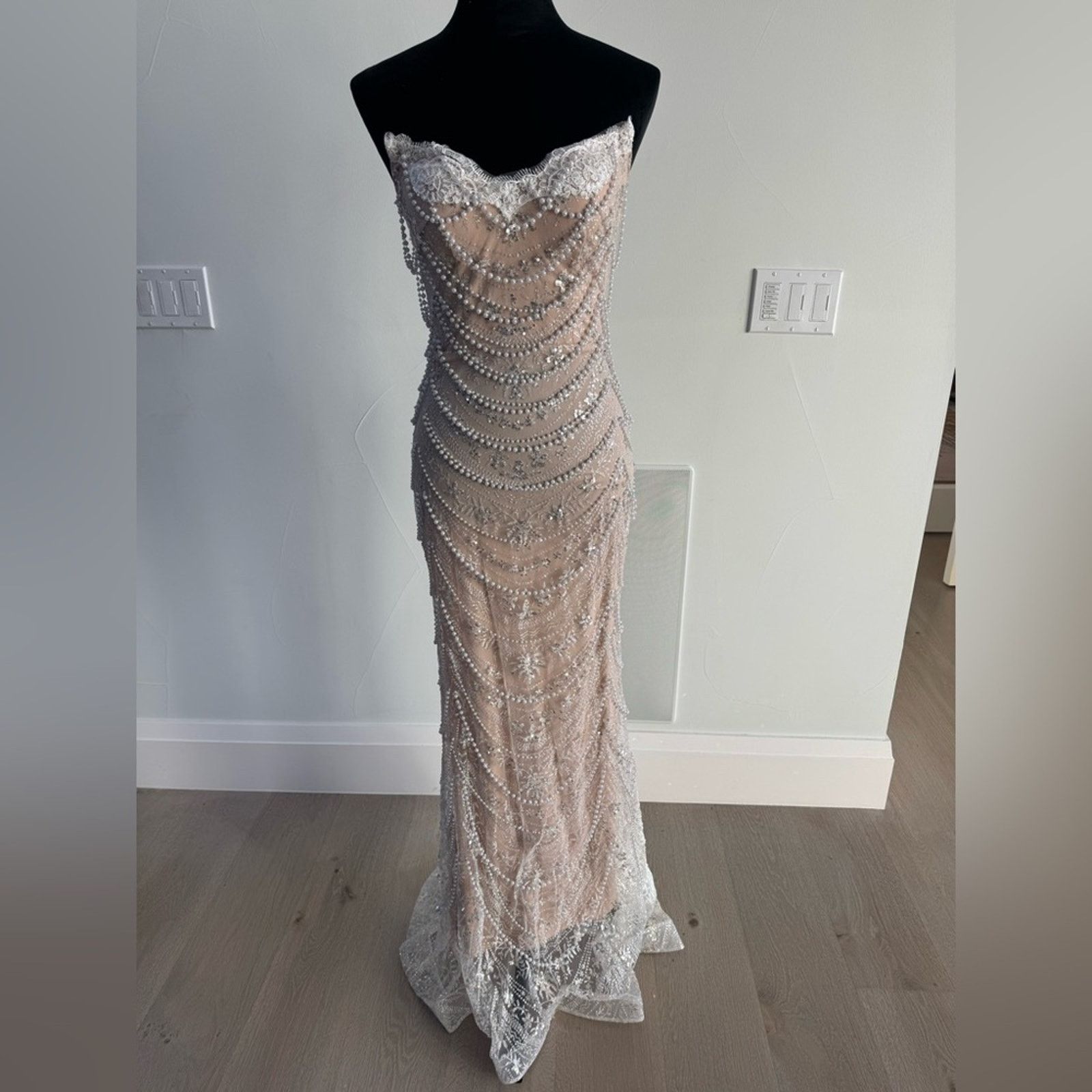Other Elegant Off-Shoulder Lace Wedding Dress size S Size S / US 4 / IT 40 - 11 Thumbnail