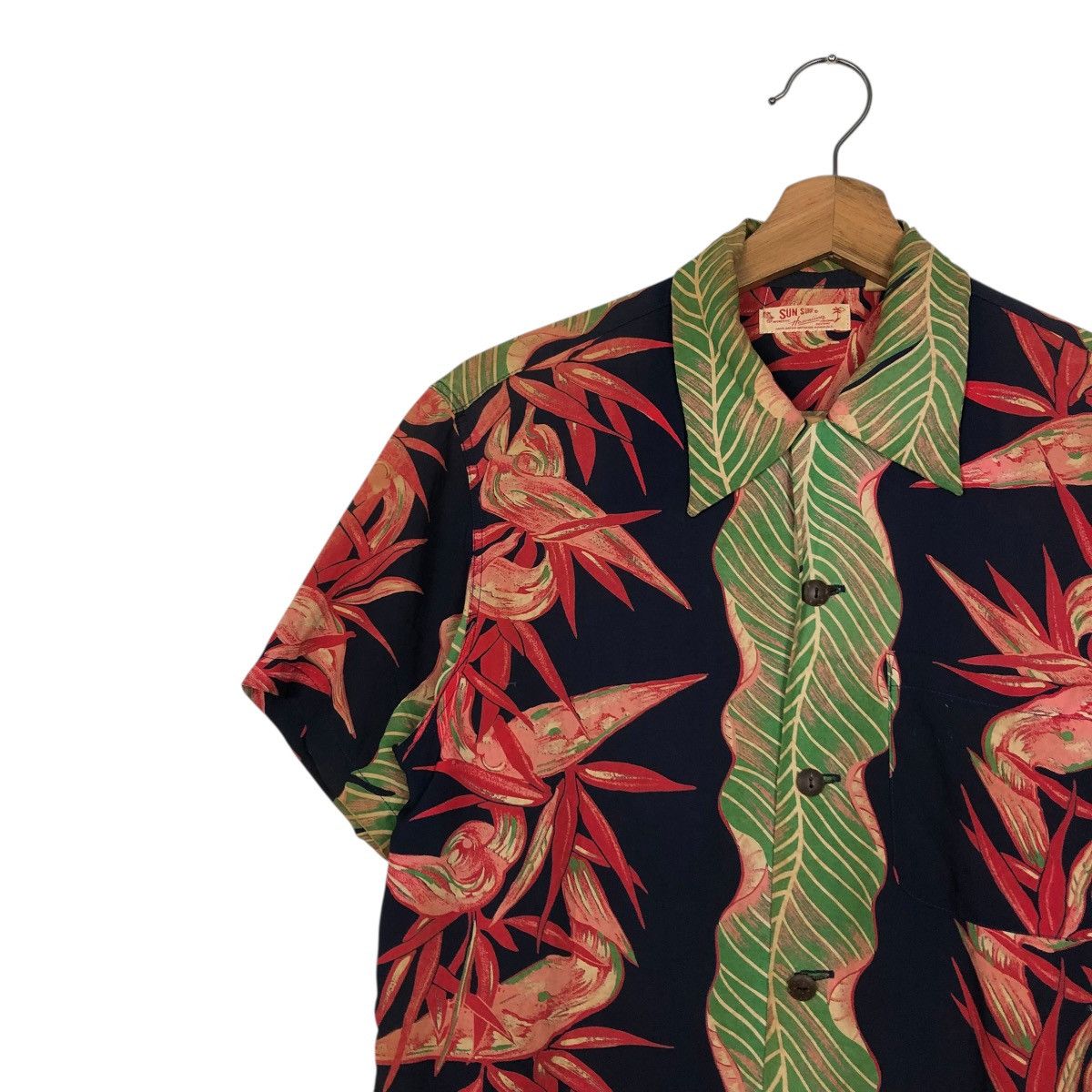 Toyo Enterprises 🔥VINTAGE HAWAIIAN SHIRT BUTTON SUN SURF 100% RAYON Size US XS / EU 42 / 0 - 9 Thumbnail