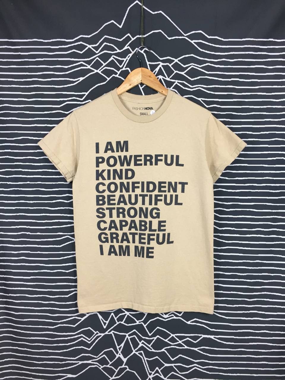 Fashion Nova × Vintage Fashion Nova I Am Powerful Kind Confident Wording Tee Size US S / EU 44-46 / 1 - 1 Thumbnail