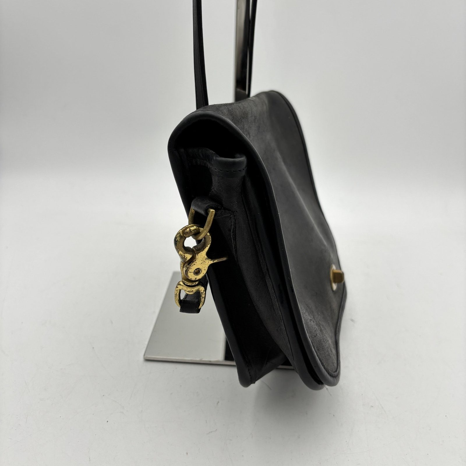 Coach × Vintage Vintage Coach City Bag Black Leather Pocket Purse Crossbody Size ONE SIZE - 4 Thumbnail