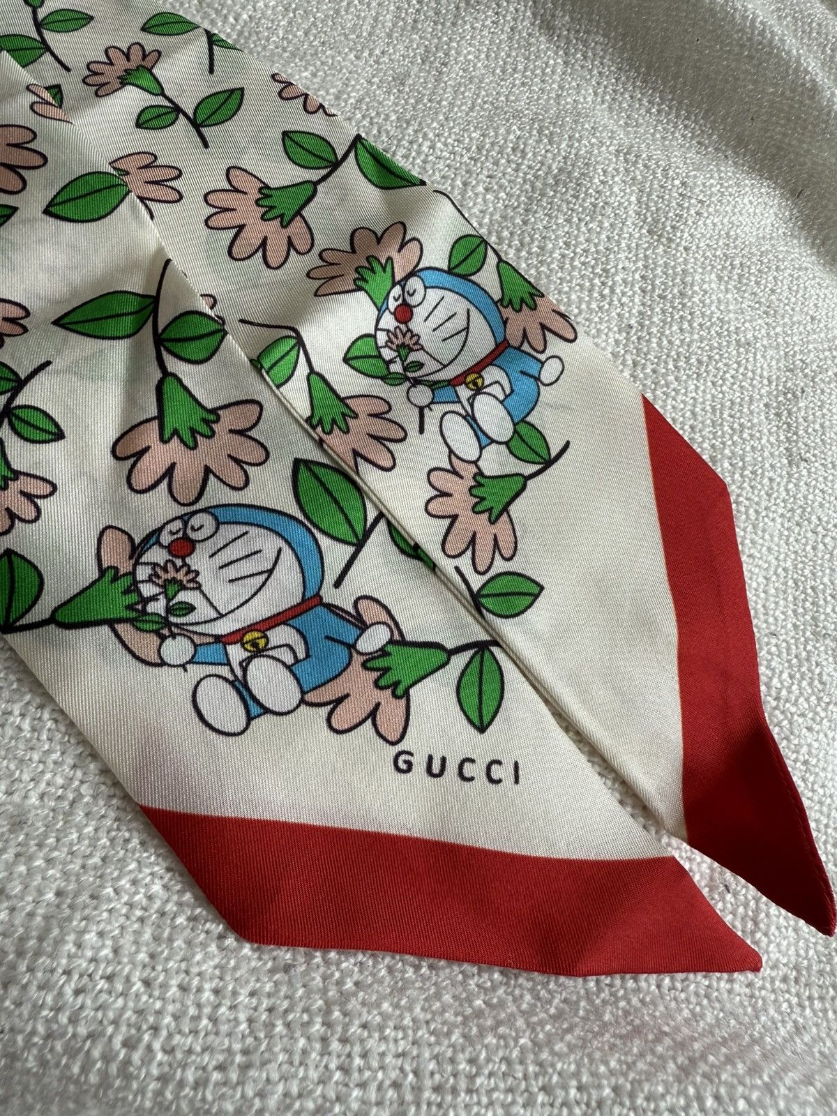 Gucci Brand new Gucci x Doraemon silk twilly scarf Size ONE SIZE - 3 Thumbnail