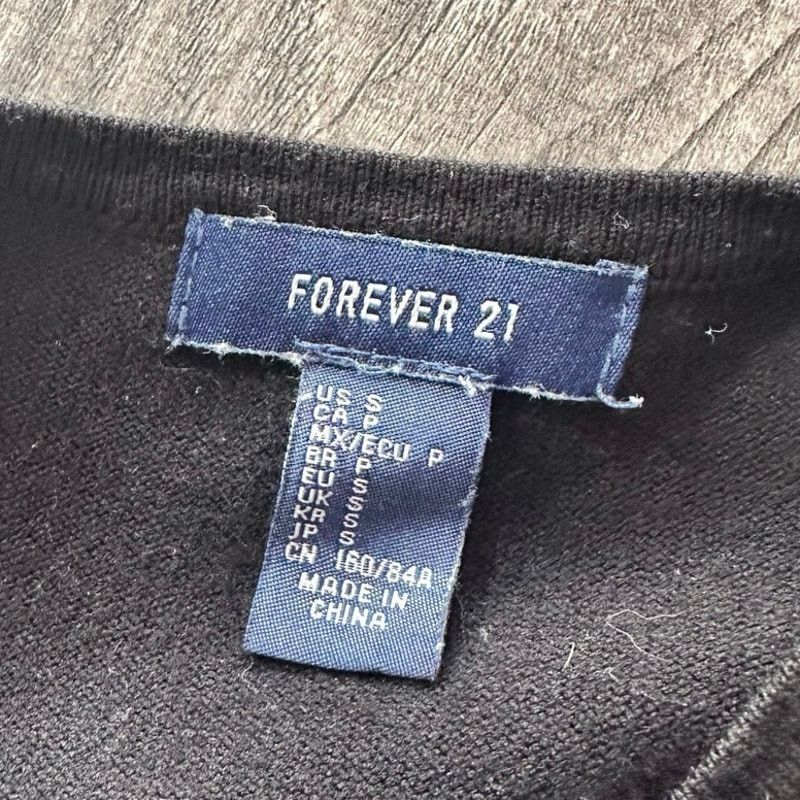 Forever 21 forever 21 black and white striped sleeves sweater Size S / US 4 / IT 40 - 3 Thumbnail