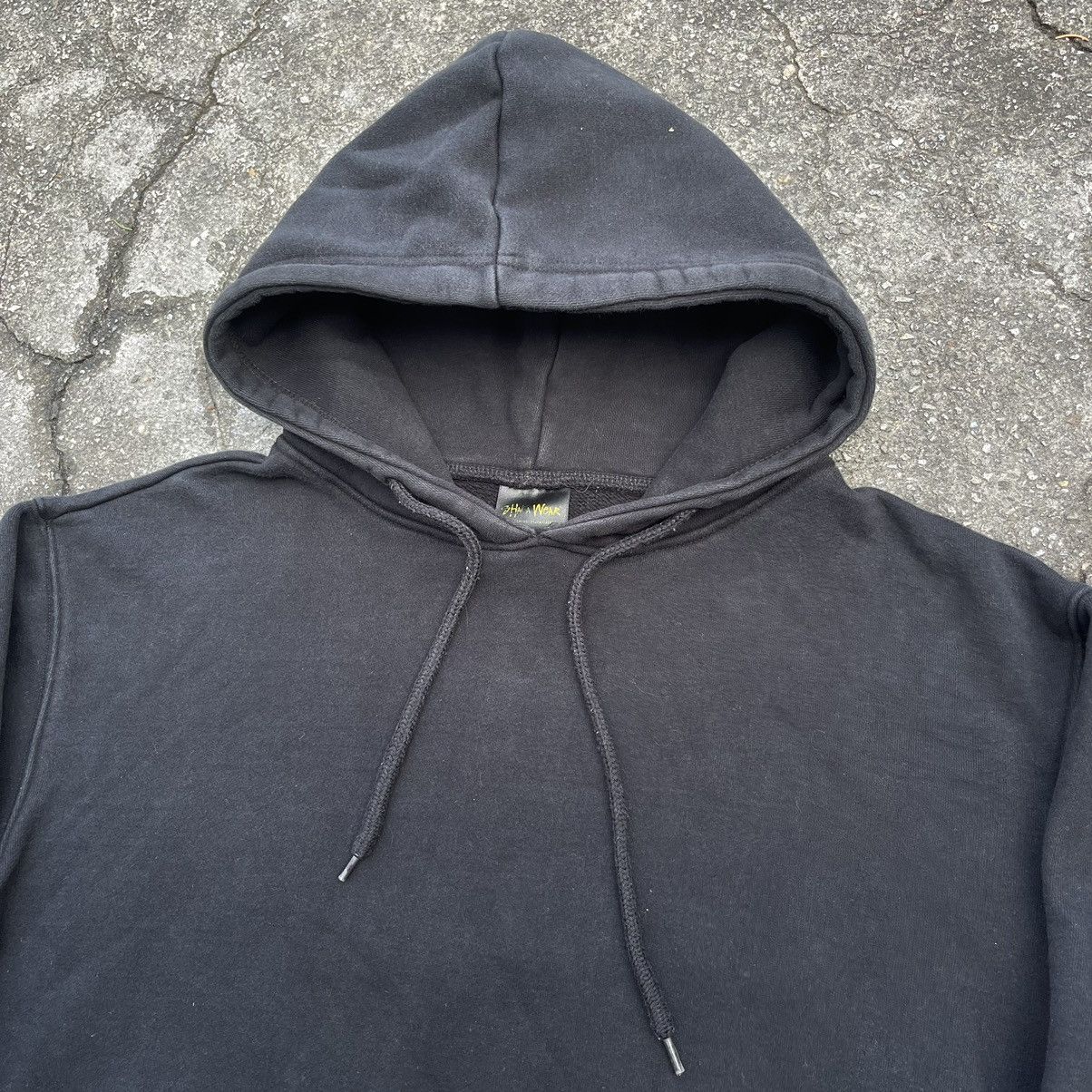 Vintage Vintage SHAKA WEAR Heavyweight Blank Faded Black Hoodie Size US L / EU 52-54 / 3 - 2 Thumbnail