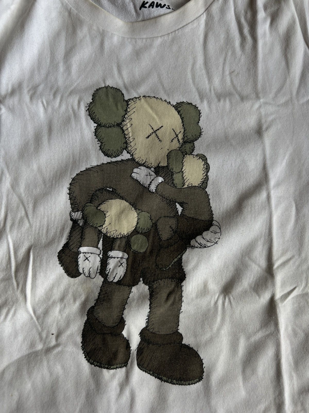 Kaws Uniqlo X Kaws Size US S / EU 44-46 / 1 - 2 Thumbnail