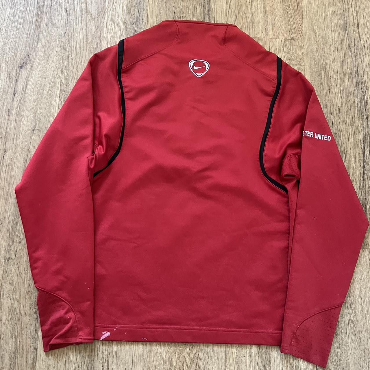 Nike 2005-06 Manchester United Nike Dri-Fit red quarter Size US S / EU 44-46 / 1 - 2 Thumbnail