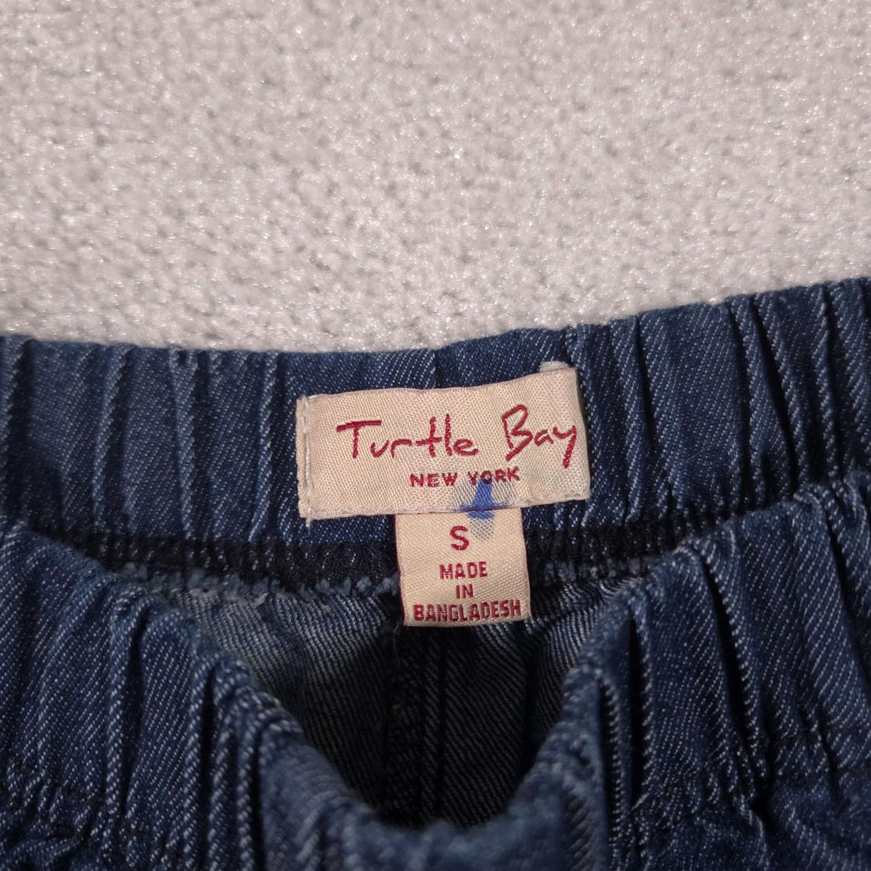 Denime Turtle Bay Jeans Womens Small Denim Elastic Waist Pull On Capri Capri Jeans Casual Pants (S) Blue Denim Pull On Relaxed Straight 20in Inseam Womens Size 28" / US 6 / IT 42 - 5 Thumbnail